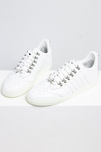 Dsquared Weiße Sneaker mit silberfarbigen Applikationen