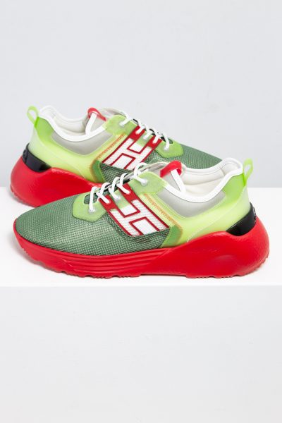 Hogan Sneaker in grün mit auffälligen Details und roter Sohle