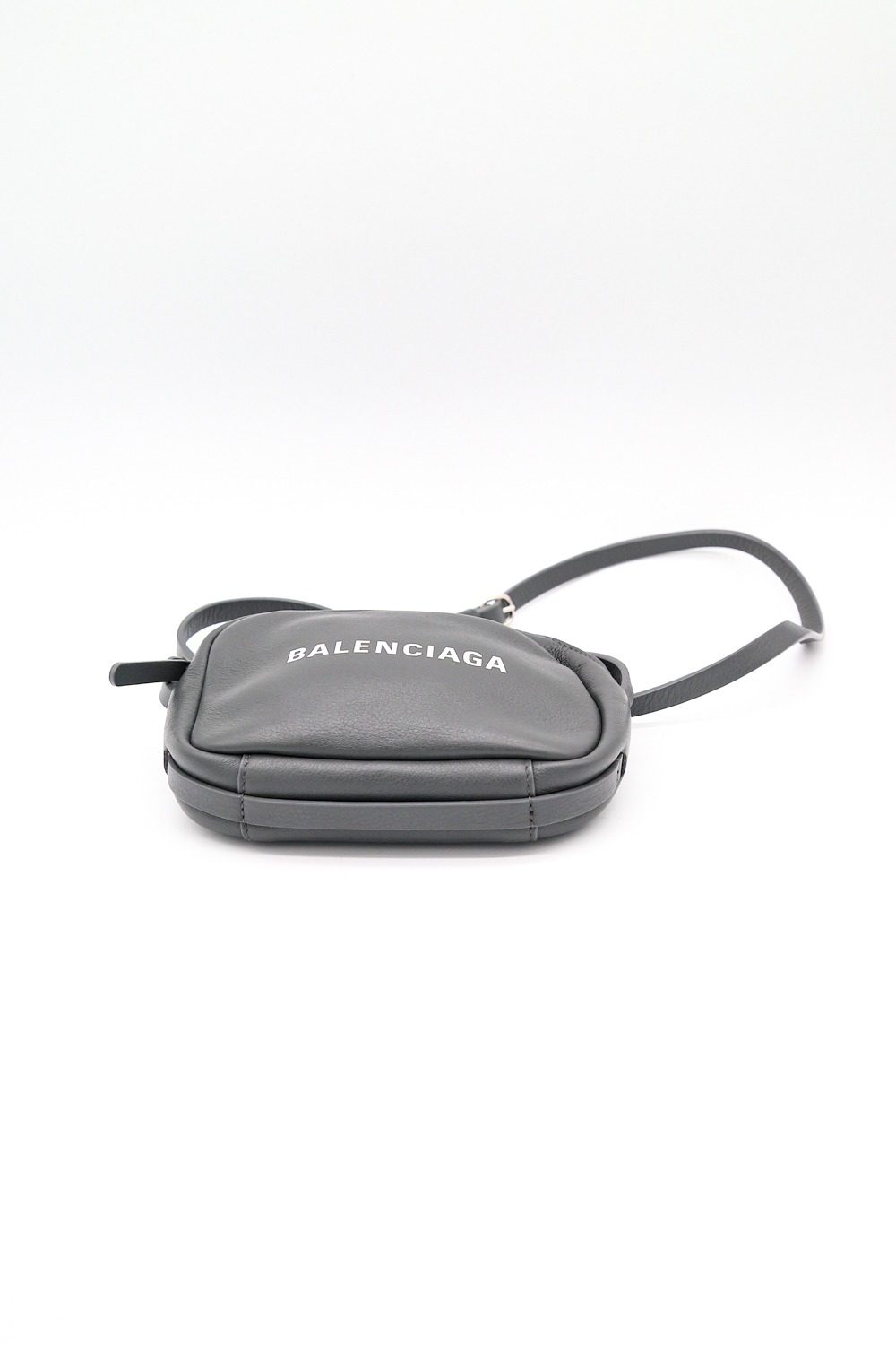 Thumbnail of http://Balenciaga%20Schultertasche%20in%20Anthrazit