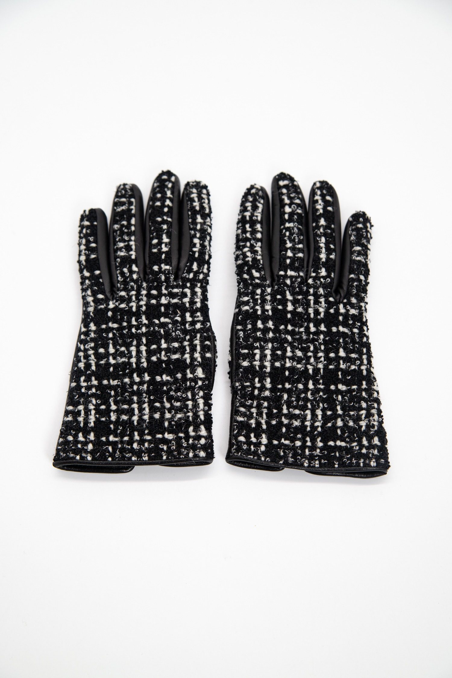 Thumbnail of http://Saint%20Laurent%20Tweed%20Handschuhe%20Schwarz%20und%20Weiß