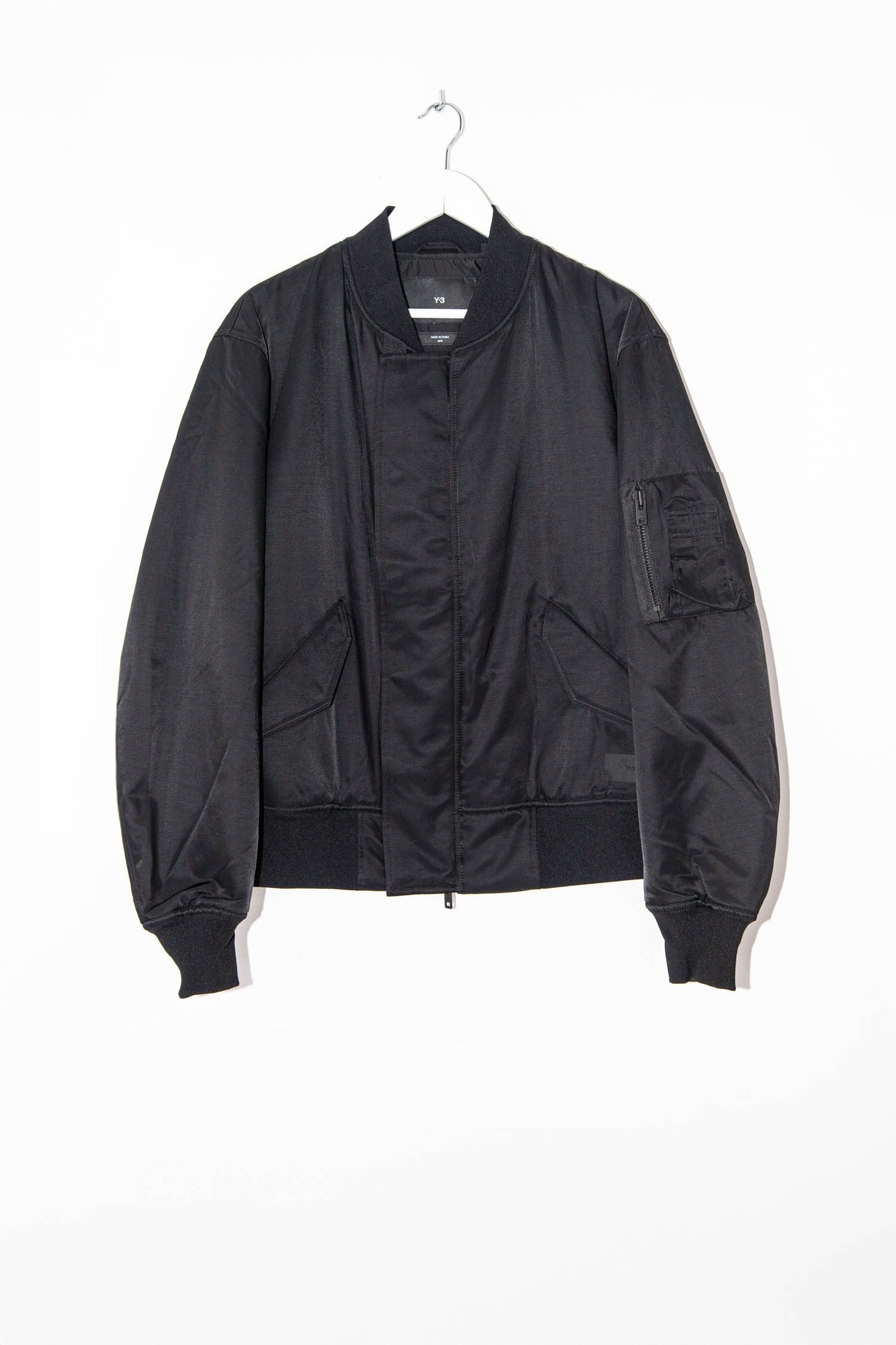 Thumbnail of http://Y-3%20Bomberjacke%20in%20Schwarz