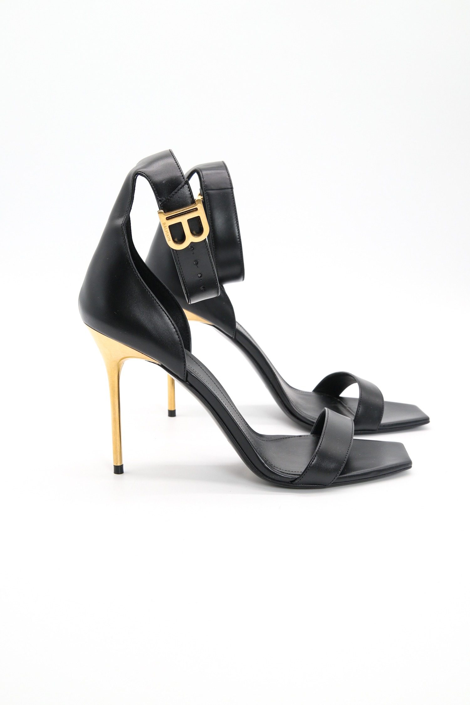 Thumbnail of http://Balmain%20Heels%20in%20Schwarz%20und%20Gold