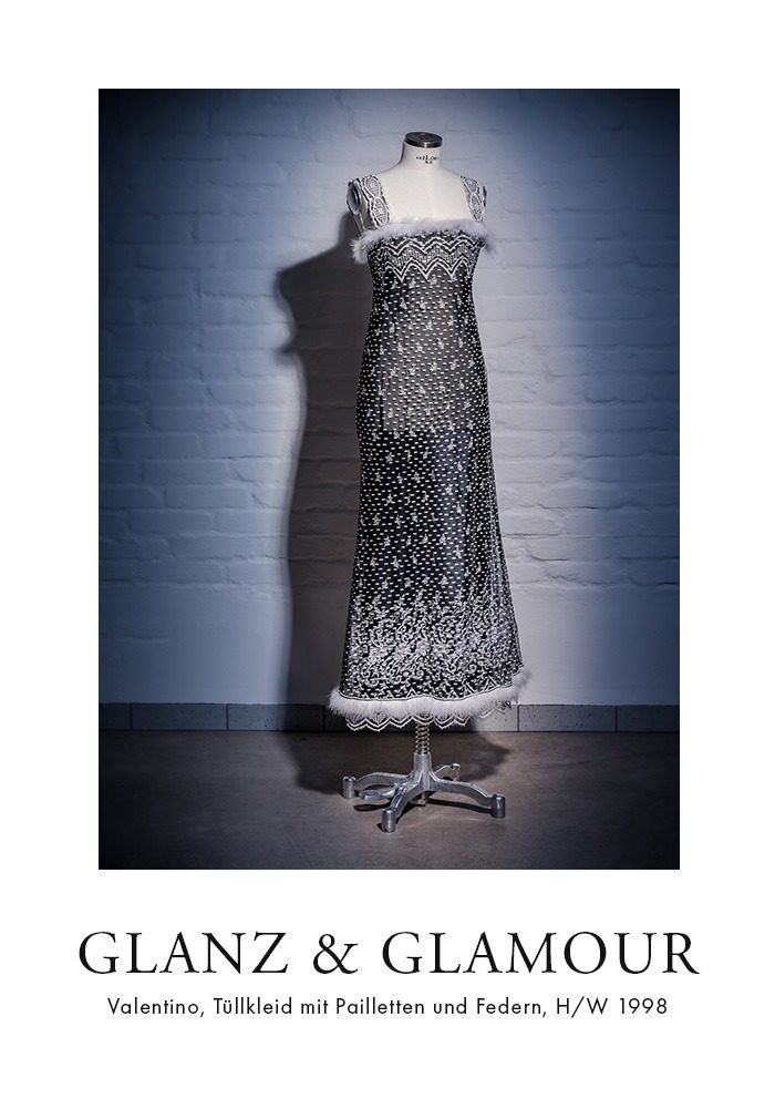 In Between Dances: Kunst & Couture - Chanel