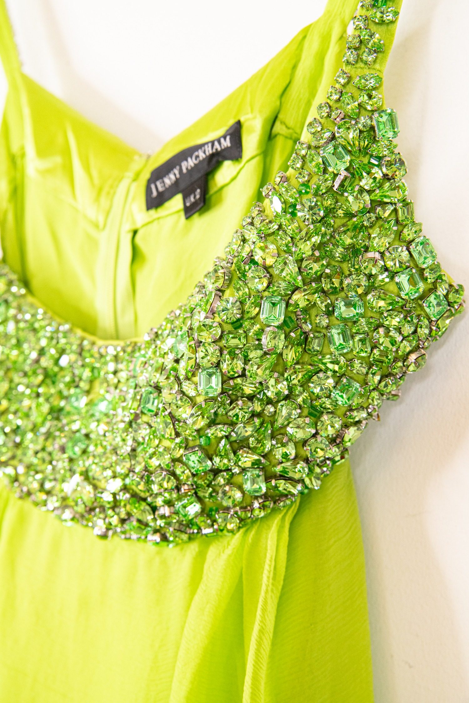 Thumbnail of http://Jenny%20Packham%20Empire-Abendkleid%20mit%20Schmucksteinen%20in%20Grün