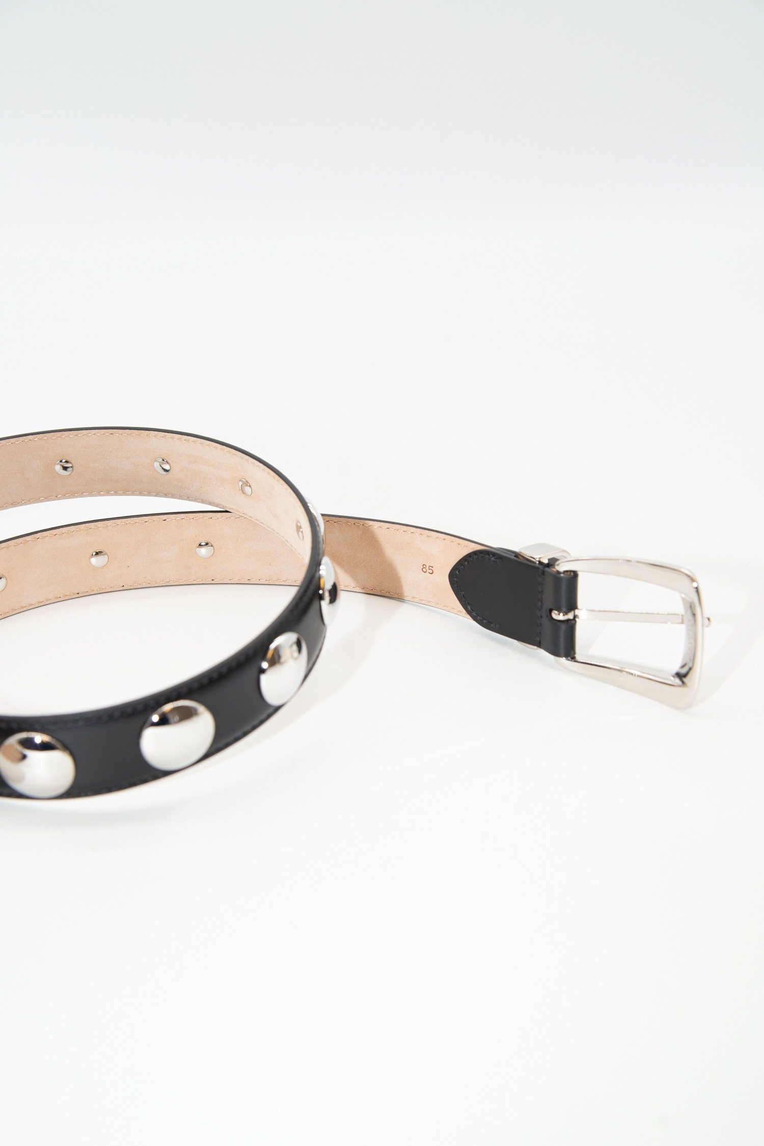 Thumbnail of http://Khaite%20The%20Benny%20Gürtel%20mit%20Nieten%20in%20Schwarz%20und%20Silber