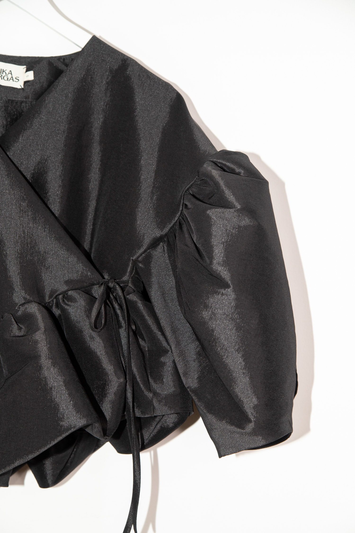 Thumbnail of http://Kika%20Vargas%20Amanda%20Wickelbluse%20in%20Schwarz