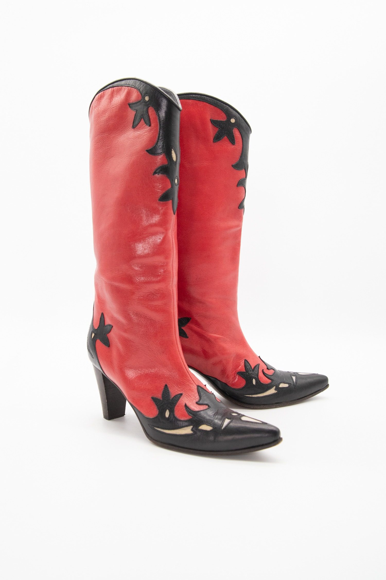 Thumbnail of http://L'Autre%20Chose%20Boyboy-Boots%20in%20Rot%20und%20Schwarz