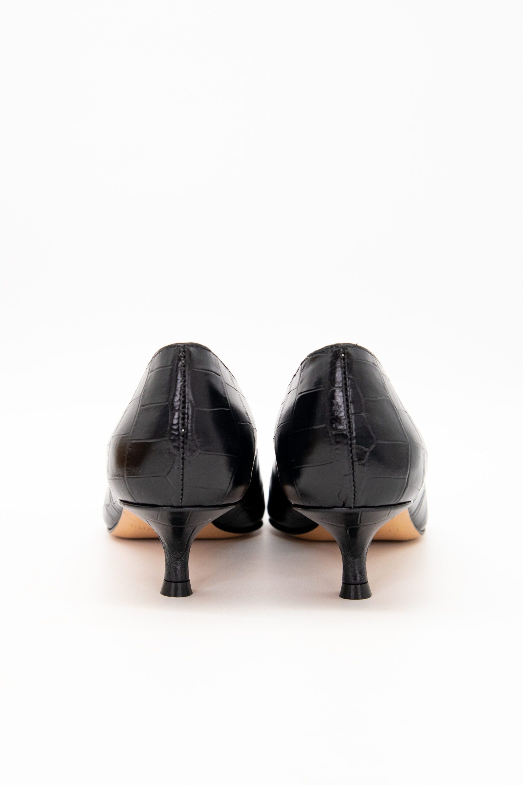 Thumbnail of http://Le%20Monde%20Béryl%20Babouche%20Pumps%20in%20Kroko-Optik%20in%20Schwarz