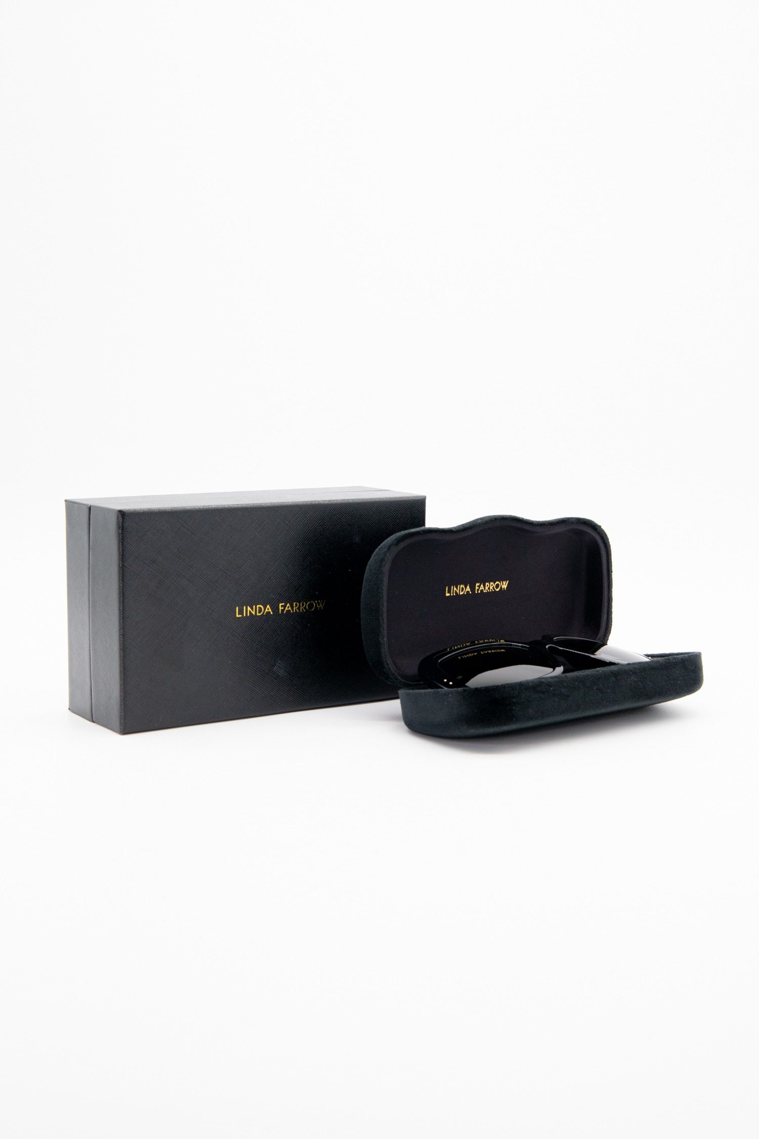 Thumbnail of http://Linda%20Farrow%20Renata%20Sonnenbrille%20in%20Schwarz%20und%20Gold