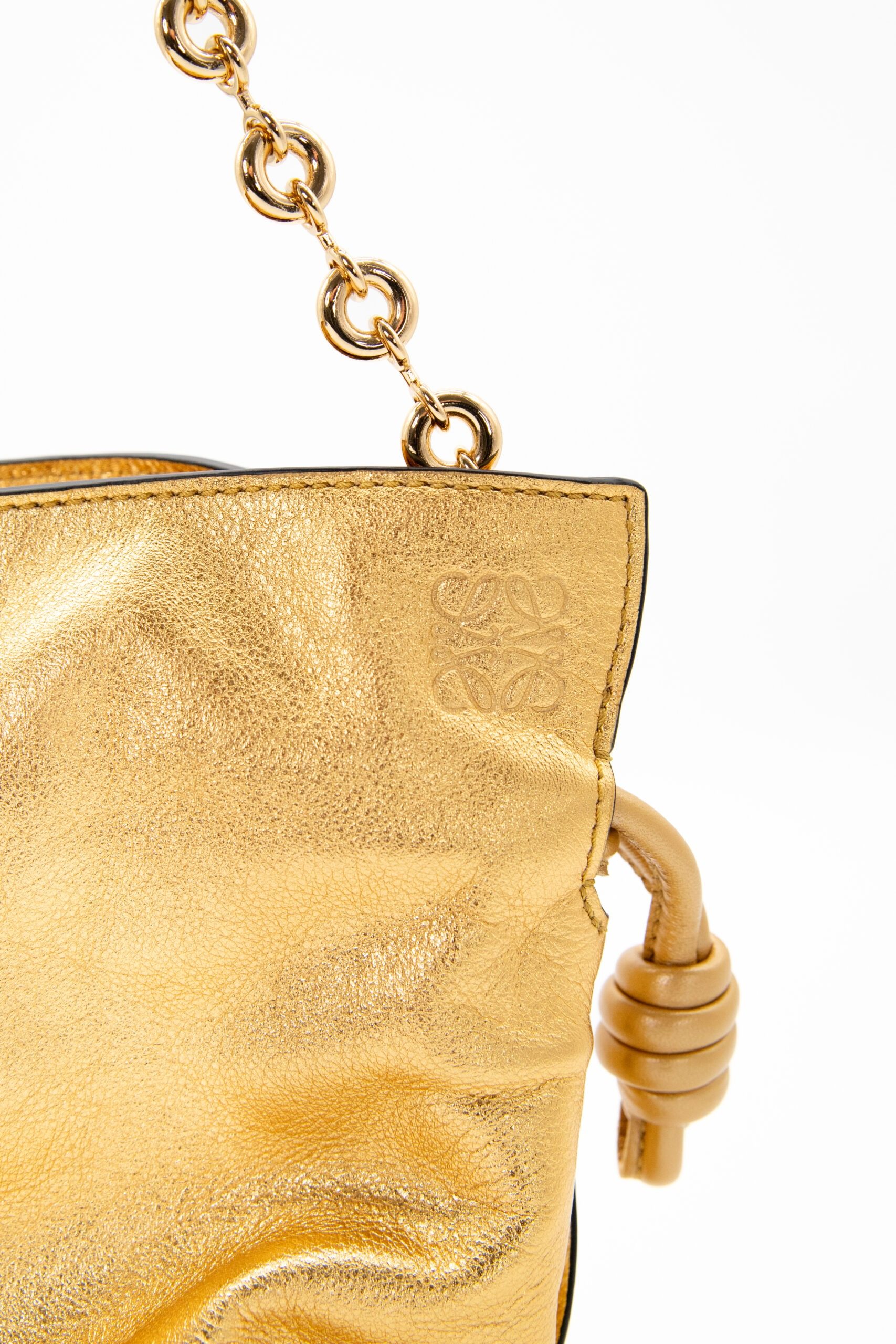 Thumbnail of http://Loewe%20Flamenco%20Clutch%20Chain%20Mini%20Schultertasche%20in%20Gold
