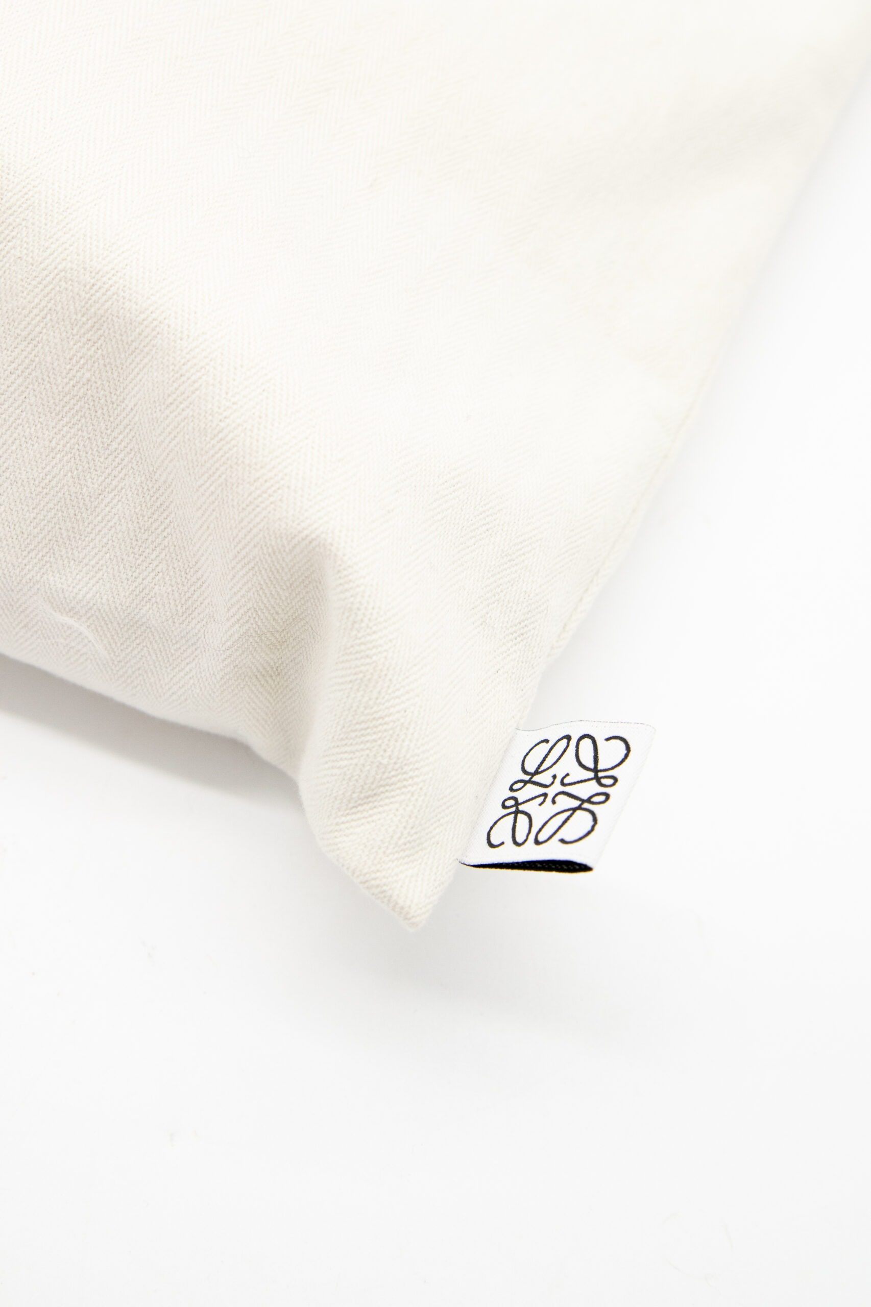 Thumbnail of http://Loewe%20Flamenco%20Clutch%20Chain%20Mini%20Schultertasche%20in%20Gold