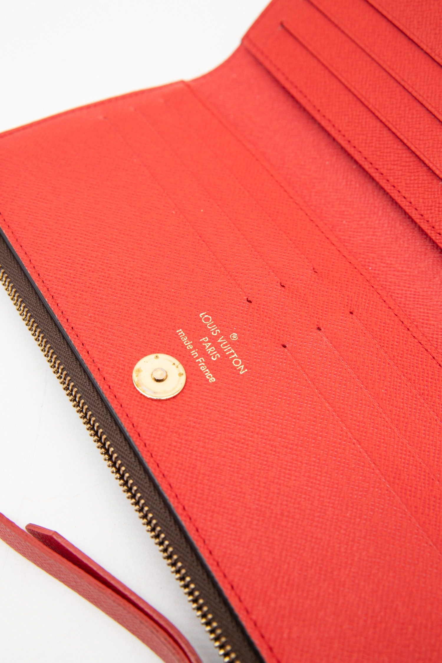 Thumbnail of http://Louis%20Vuitton%20Monogram%20Adele%20Portemonnaie%20mit%20roten%20Details