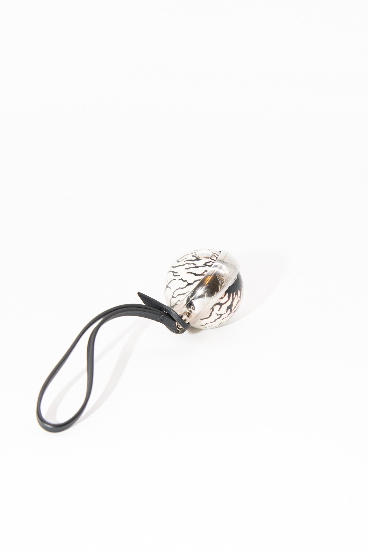 Thumbnail of http://Louis%20Vuitton%20x%20Jake%20&%20Dinos%20Chapman%20Eye%20Ballcharm%20Anhänger