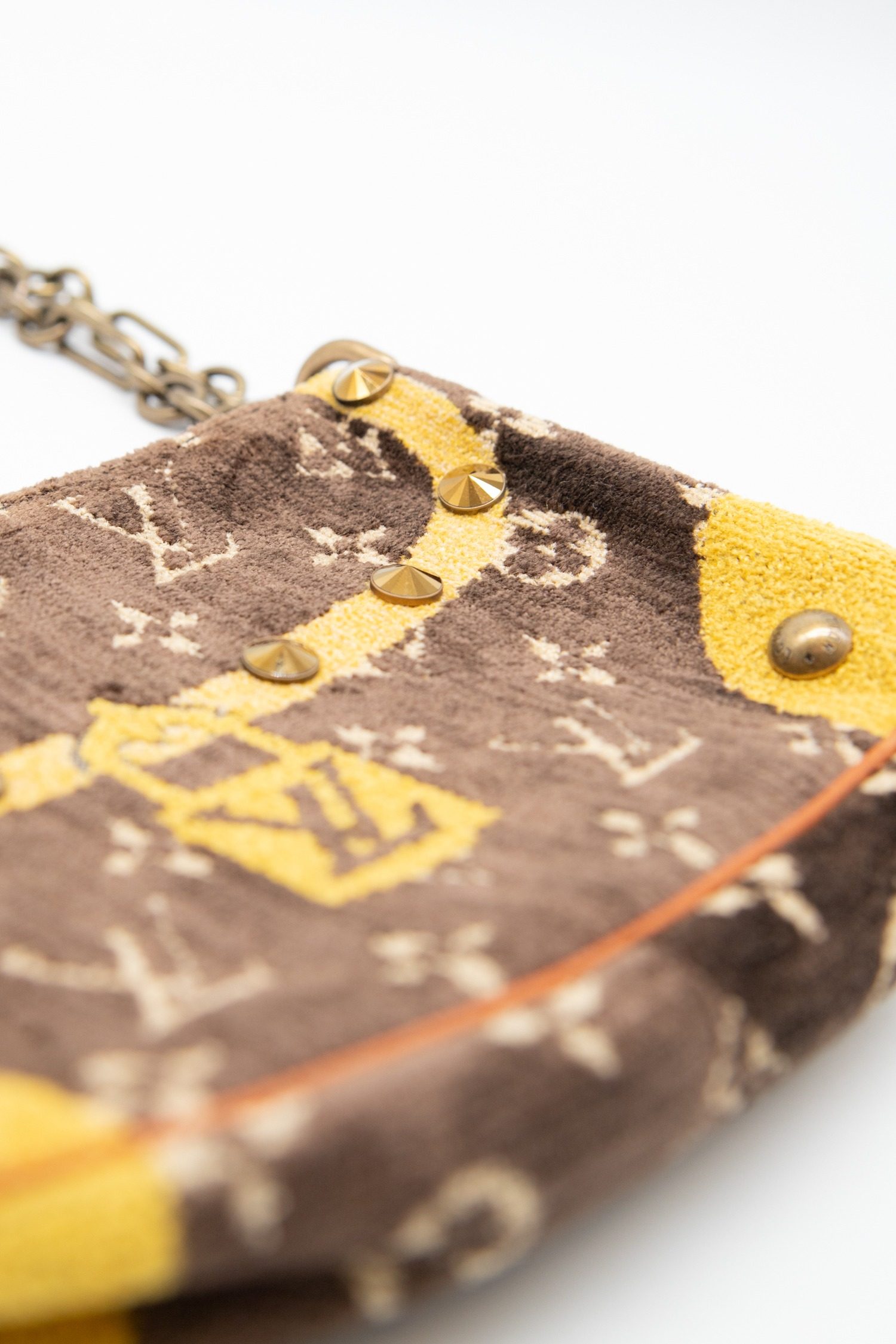 Thumbnail of http://Louis%20Vuitton%20Trompe%20L'oeil%20Handtasche%20in%20Dunkelbraun%20und%20Gelb