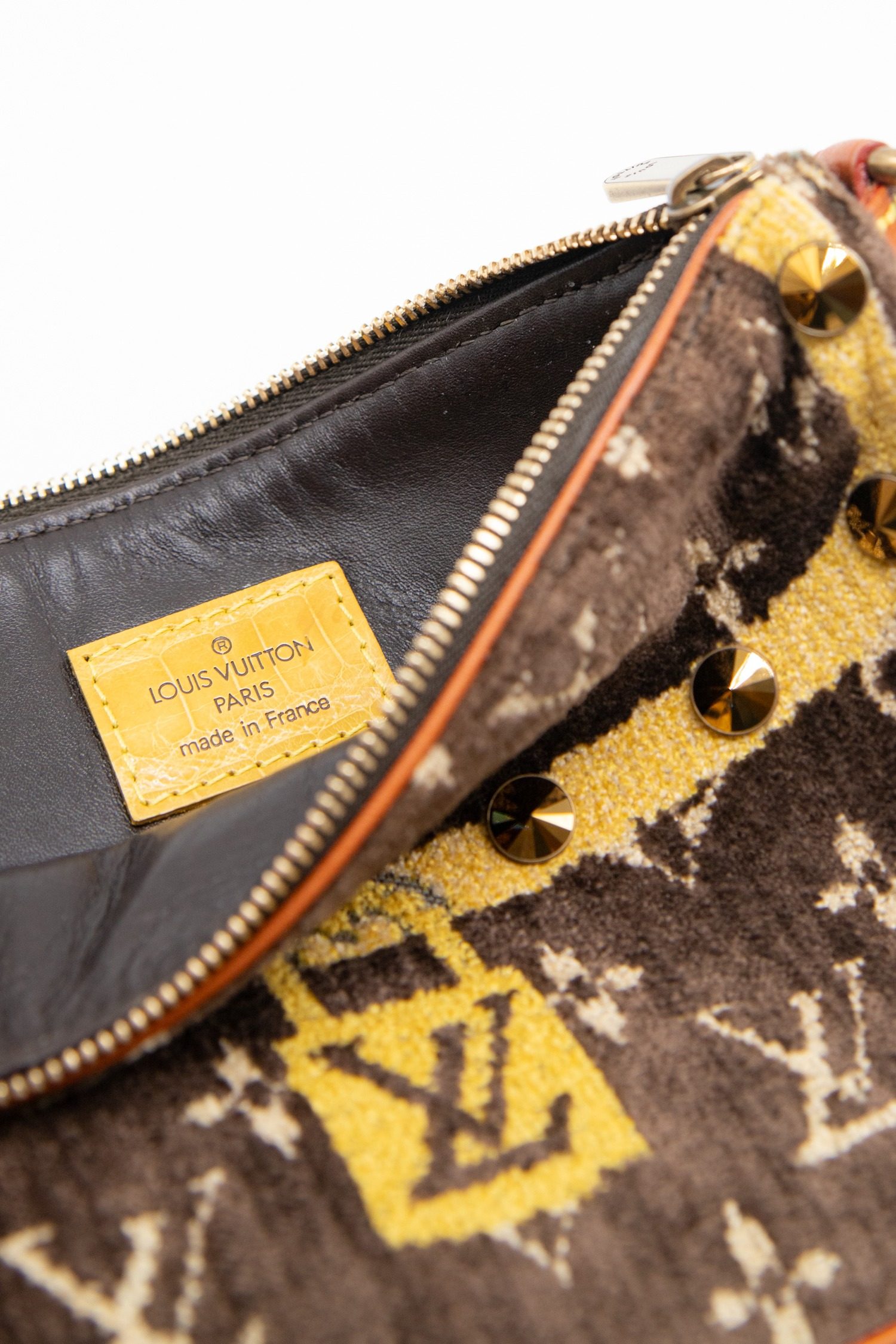 Thumbnail of http://Louis%20Vuitton%20Trompe%20L'oeil%20Handtasche%20in%20Dunkelbraun%20und%20Gelb