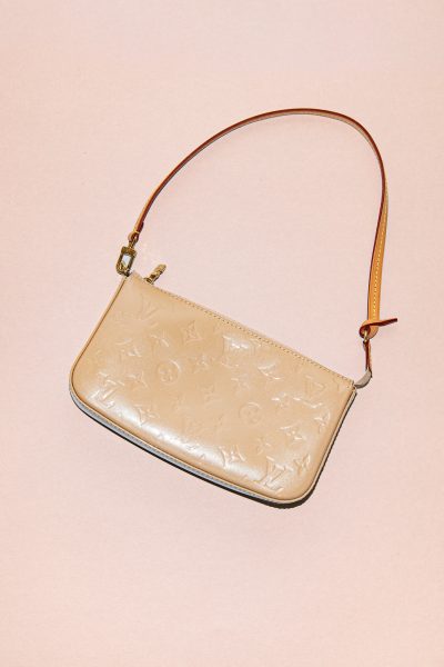 Louis Vuitton Handtasche aus Lackleder in Beige