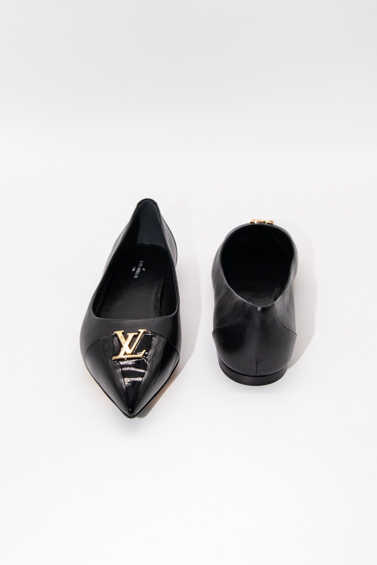 Thumbnail of http://Louis%20Vuitton%20Ballerinas%20in%20Schwarz