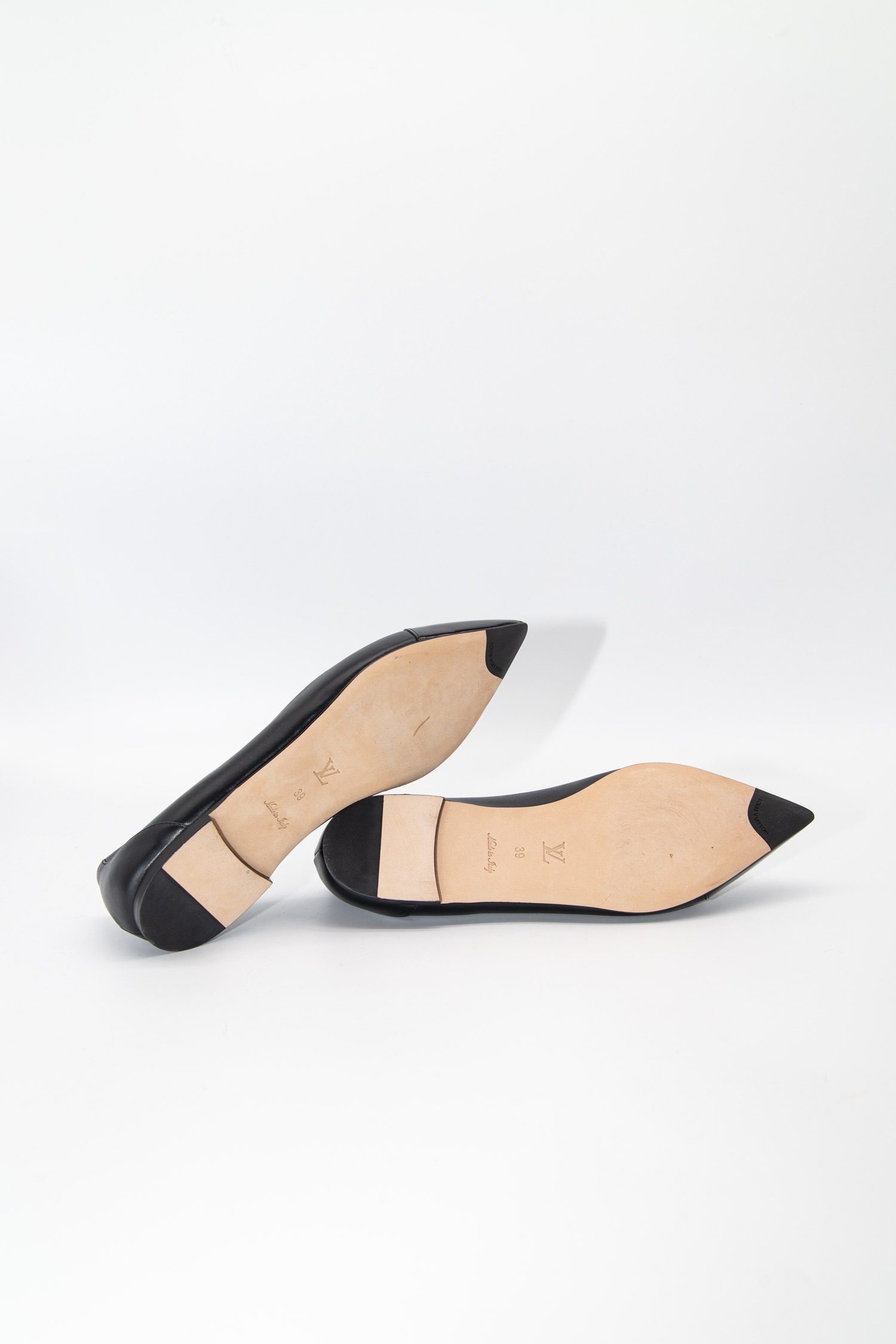 Thumbnail of http://Louis%20Vuitton%20Ballerinas%20in%20Schwarz