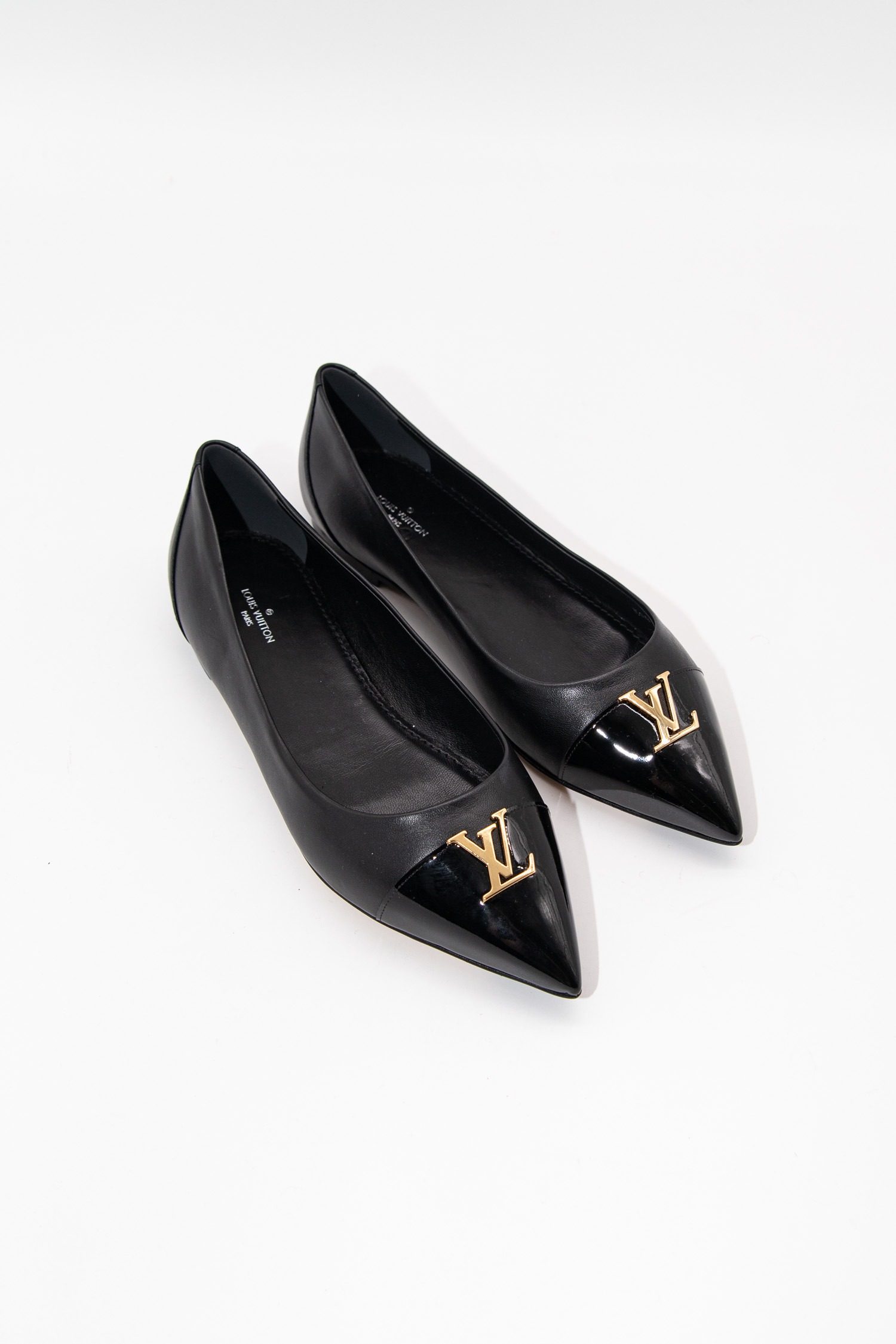 Thumbnail of http://Louis%20Vuitton%20Ballerinas%20in%20Schwarz