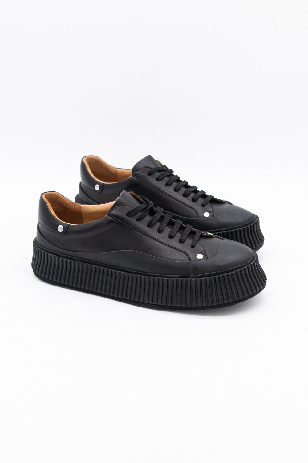 Thumbnail of http://Jil%20Sander%20Low-Top-Sneaker%20in%20Schwarz