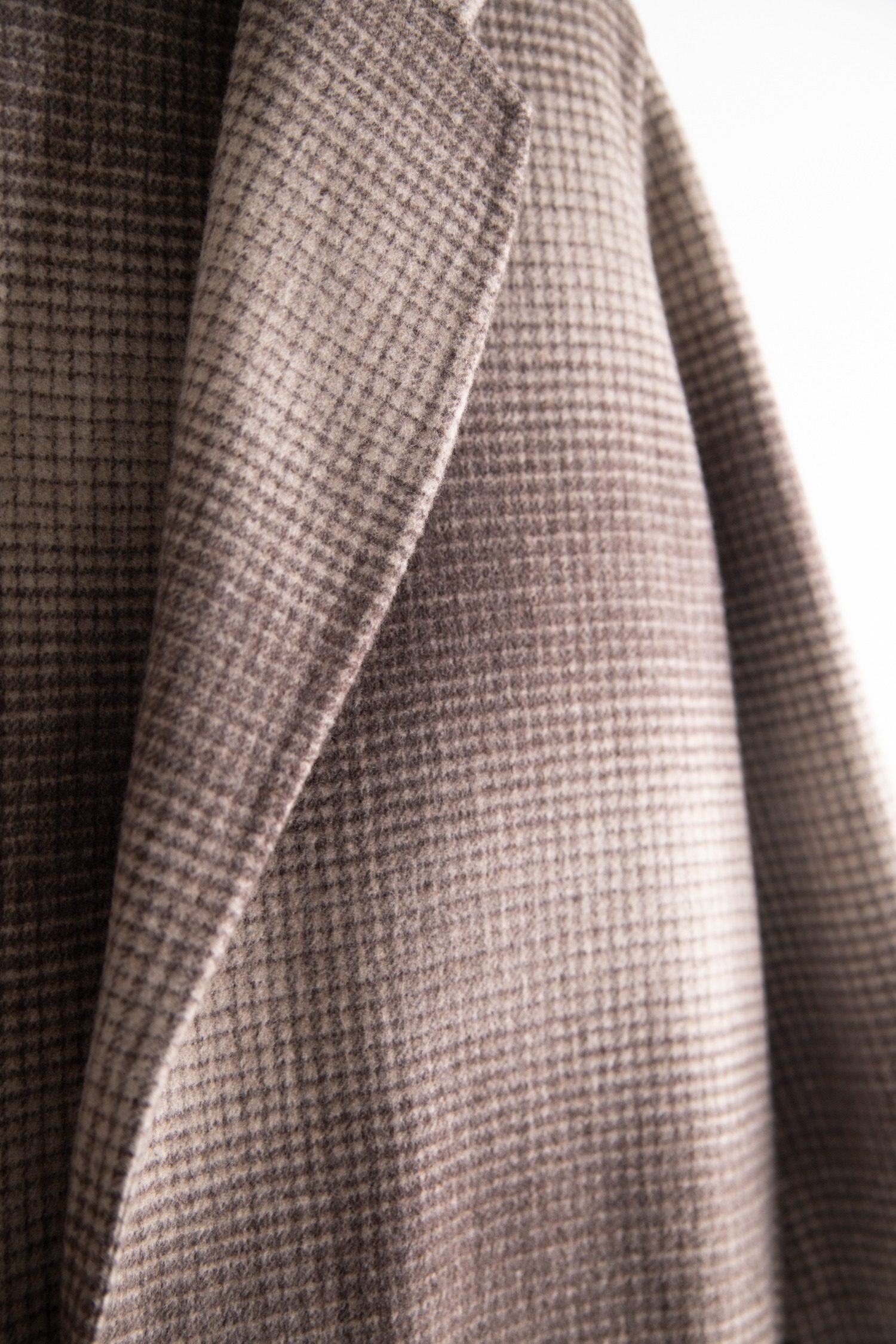 Thumbnail of http://Manzoni%2024%20Mantel%20mit%20Karomuster%20in%20Beige%20und%20Braun