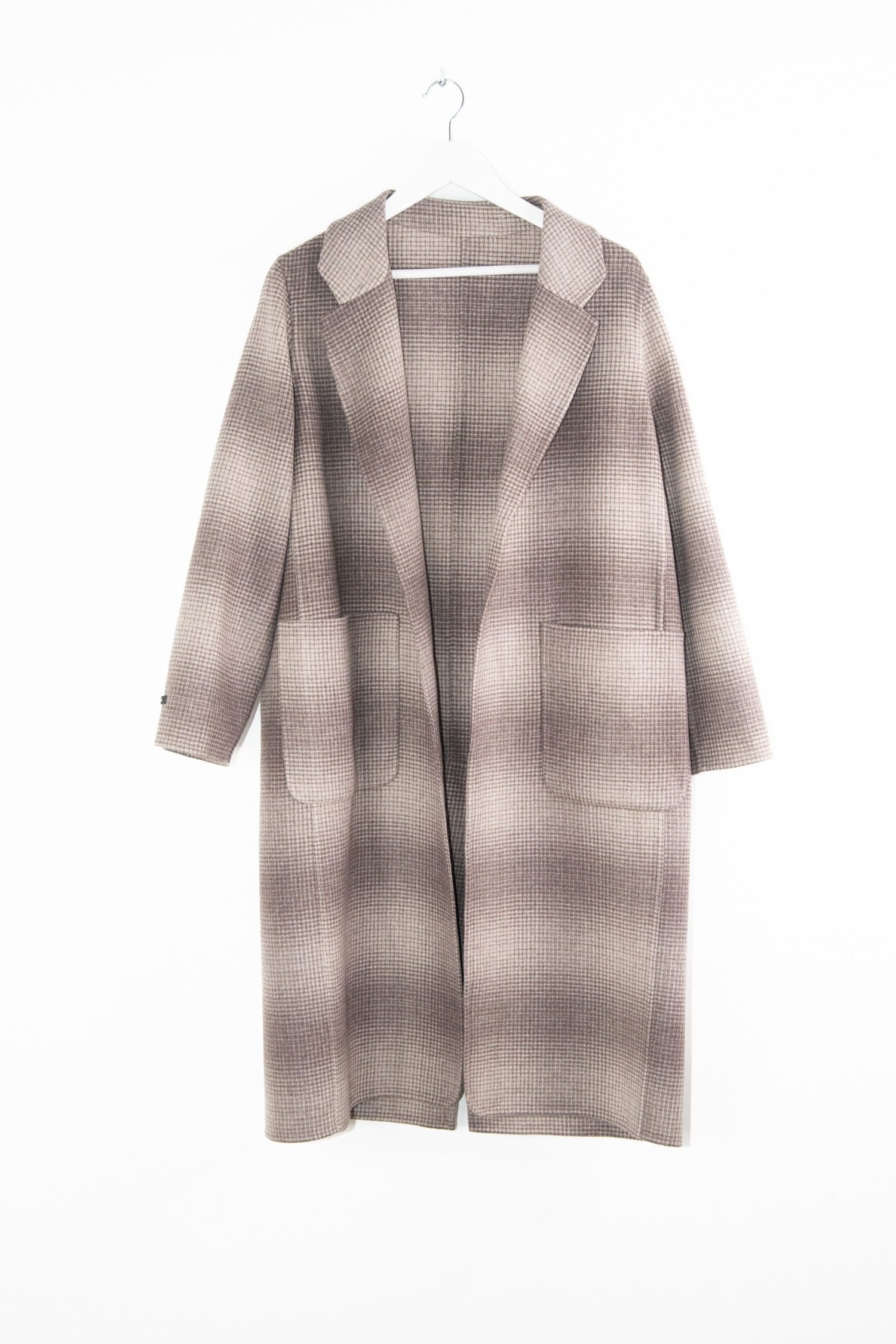 Thumbnail of http://Manzoni%2024%20Mantel%20mit%20Karomuster%20in%20Beige%20und%20Braun