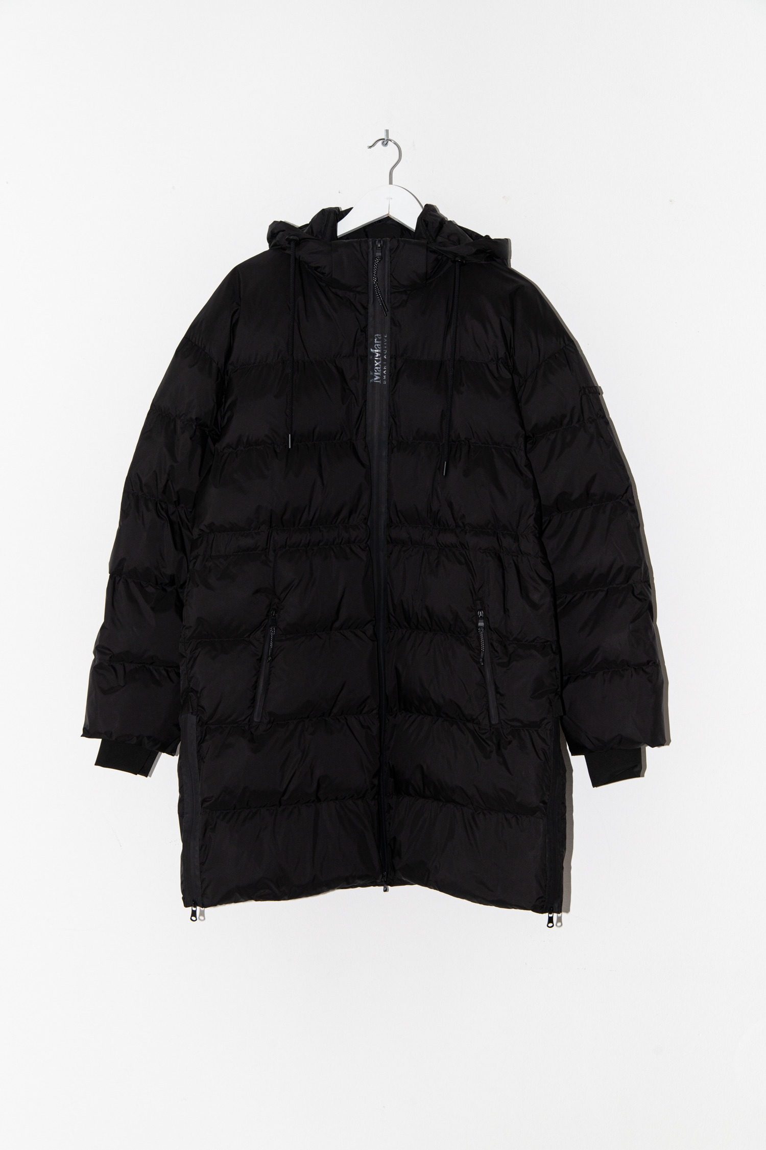 Thumbnail of http://Max%20Mara%20Leisure%20gefütterter%20Steppmantel%20in%20Schwarz