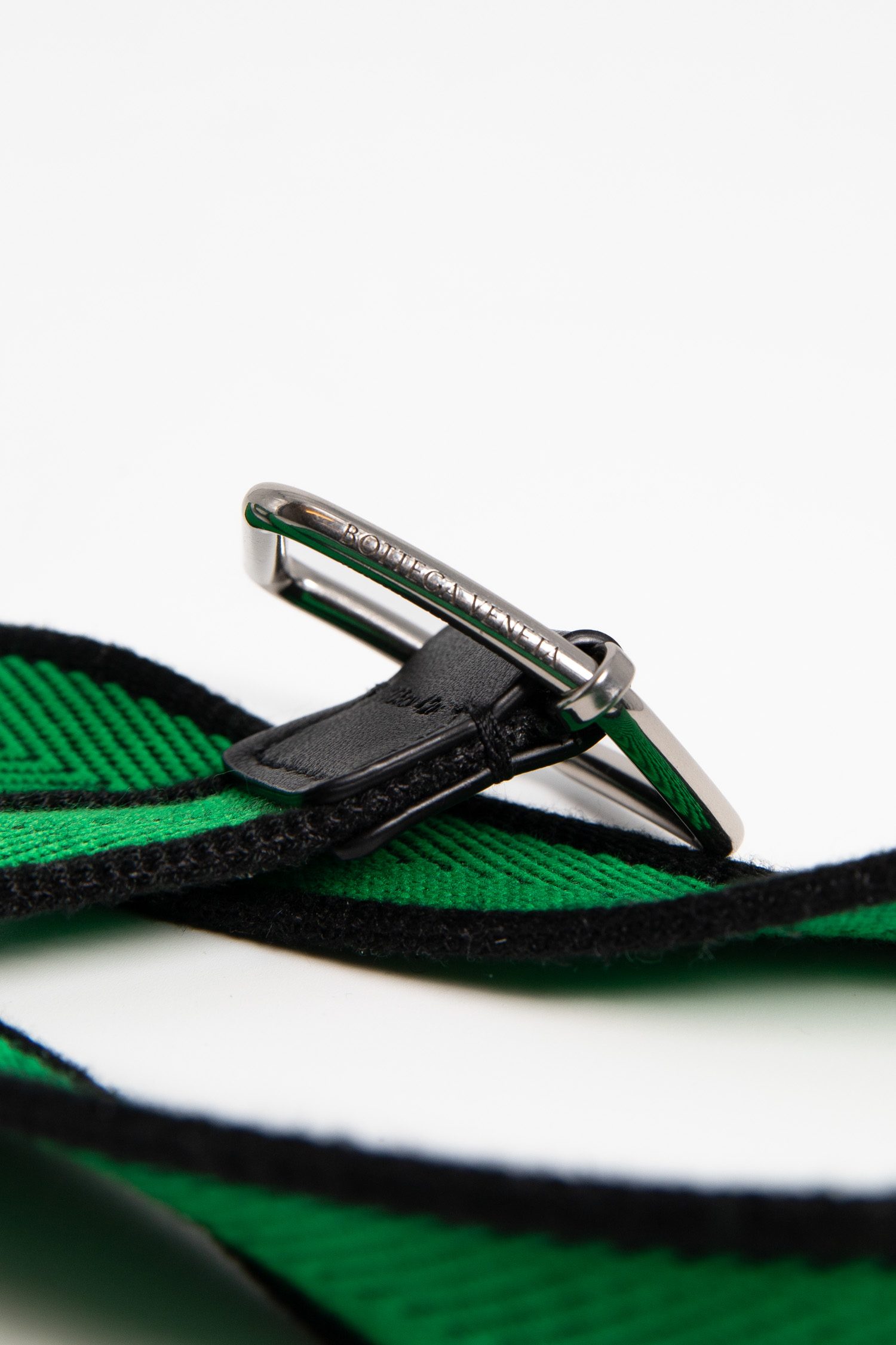 Bottega Veneta Gürtel in Grün und Schwarz