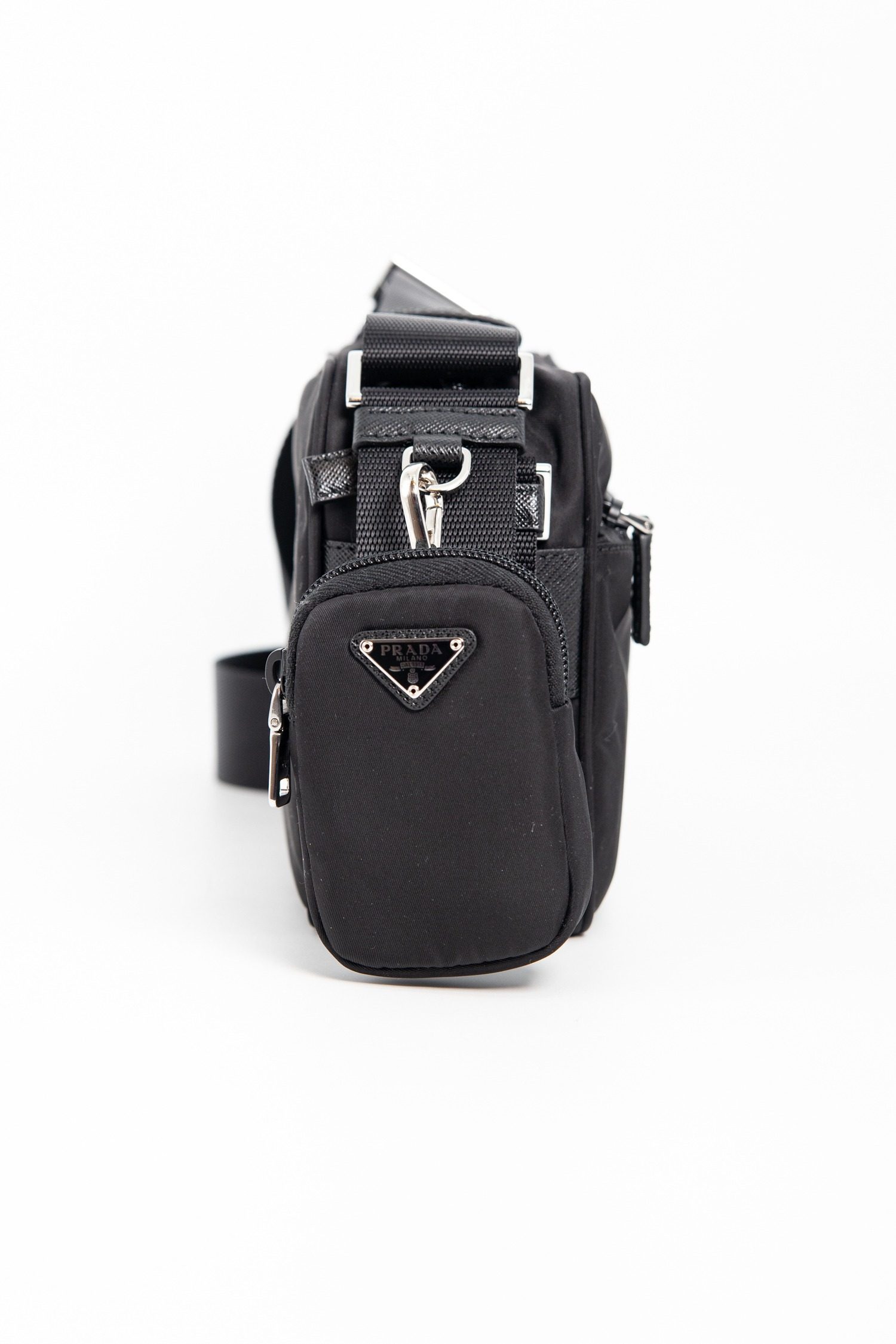 Thumbnail of http://PRADA%20Schultertasche%20aus%20Re-Nylon%20in%20Schwarz