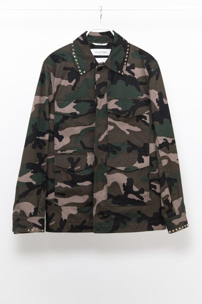 Valentino Jacke im Camouflage-Print mit Nietenbesatz