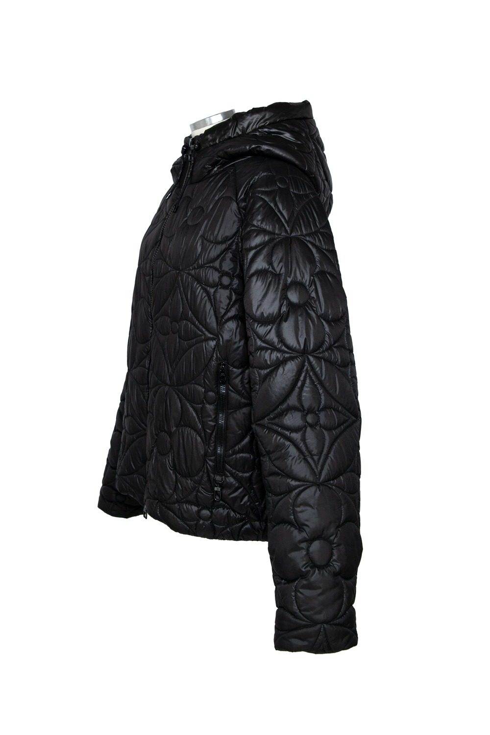 Thumbnail of http://Louis%20Vuitton%20Steppjacke%20mit%20Monogram-Blüten%20in%20Schwarz