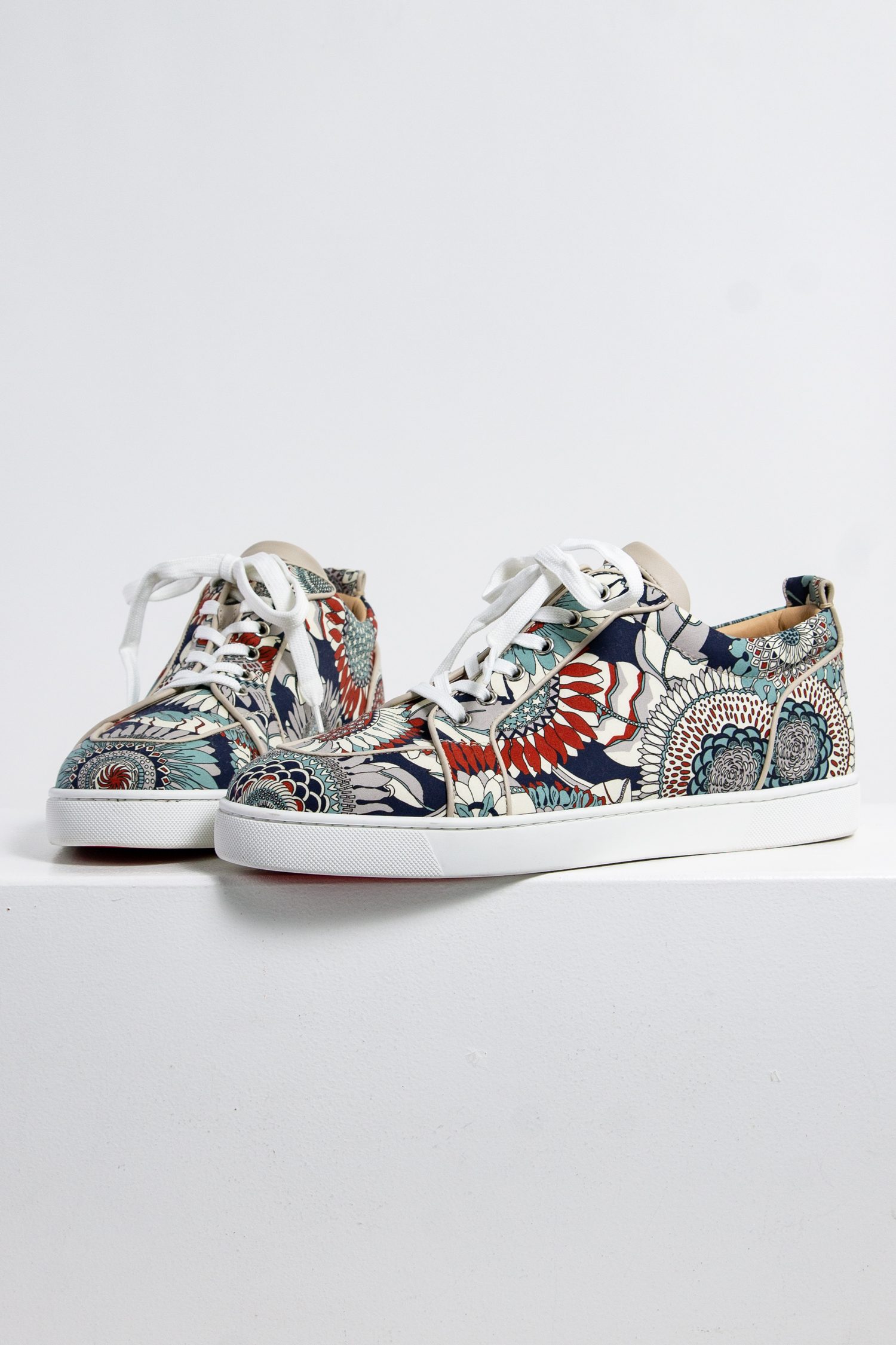 Thumbnail of http://Louboutin%20Sneaker%20mit%20Blumenprint