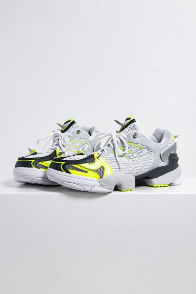 Vetements x Reebok "Spike Runner 400" Sneaker mit neongelben Details