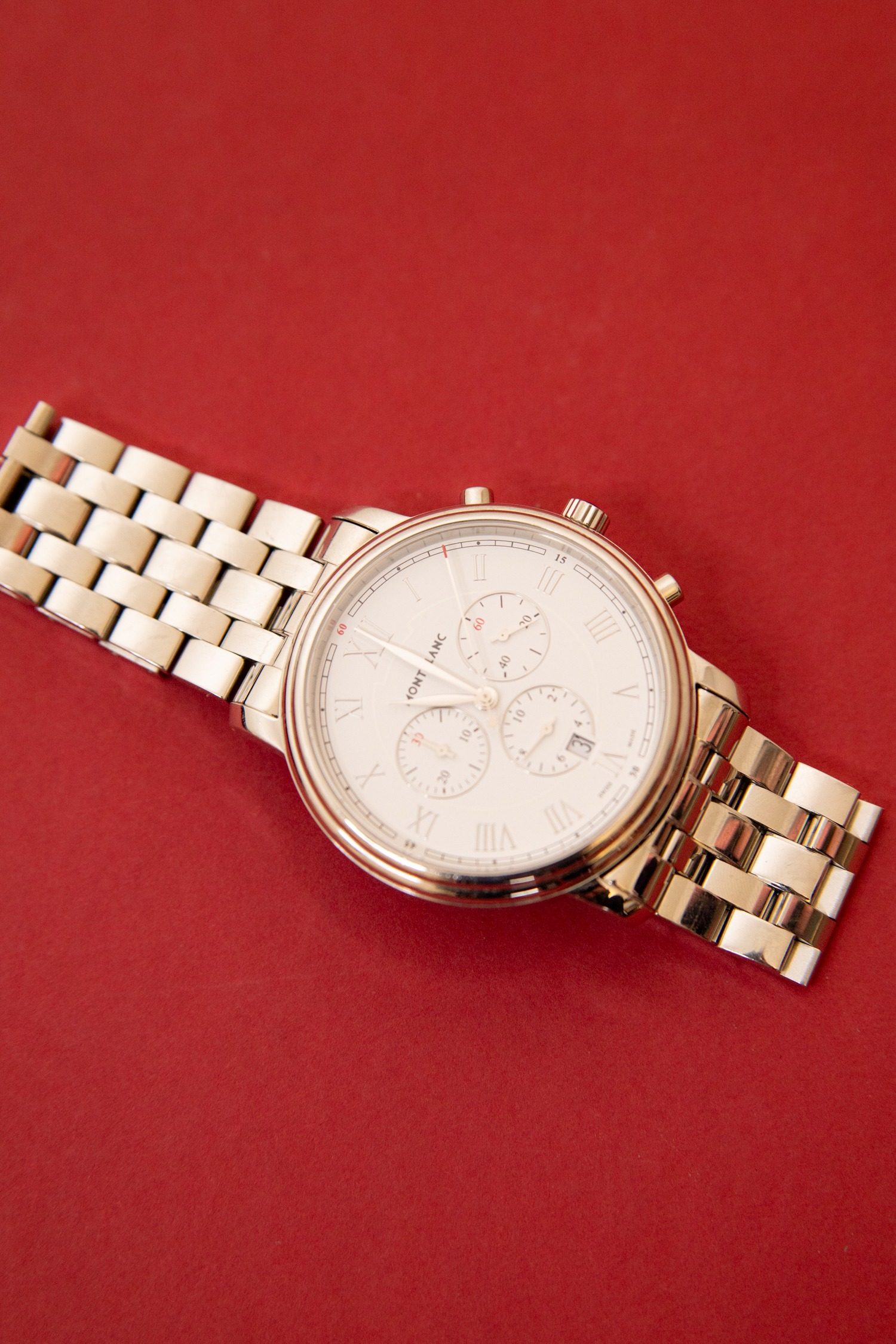 Thumbnail of http://Montblanc%20Tradition%20Chronograph%20Quartz%20Uhr%20in%20Silber%20und%20Weiß