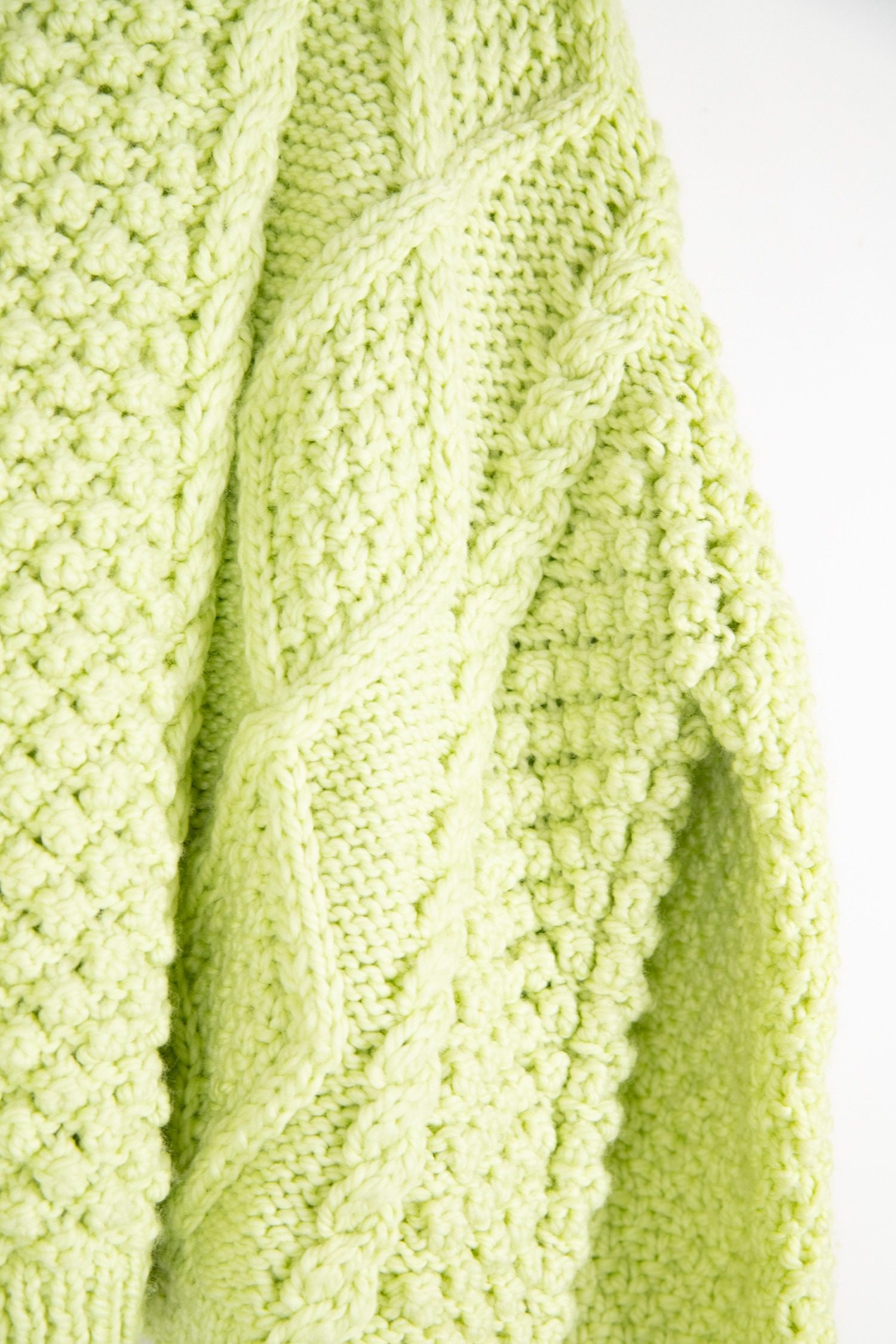 Thumbnail of http://Mr%20Mittens%20Strickjacke%20in%20Hellgrün