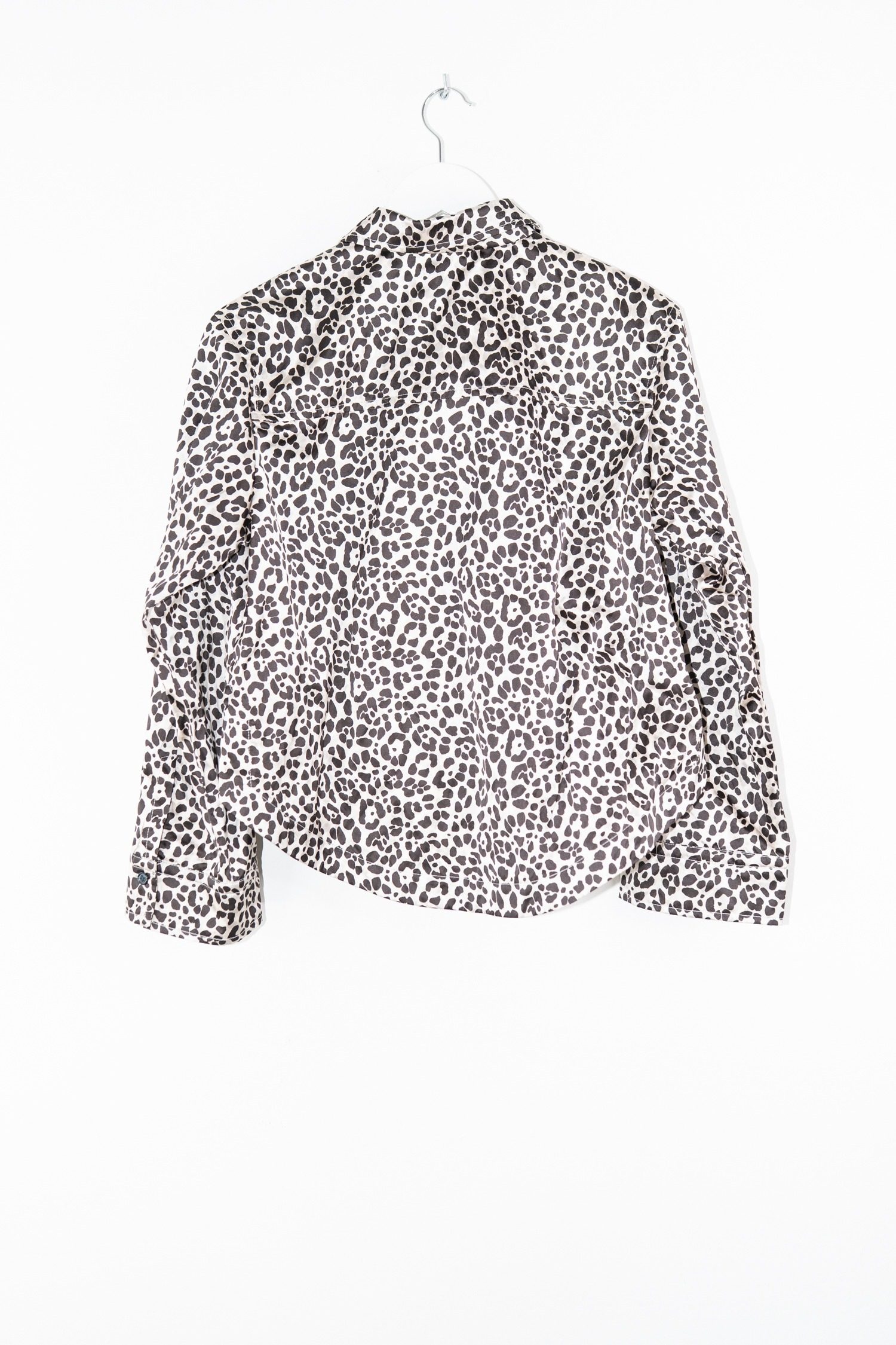 Thumbnail of http://Odeeh%20Bluse%20mit%20Leomuster%20in%20Hellgrau%20und%20Schwarz