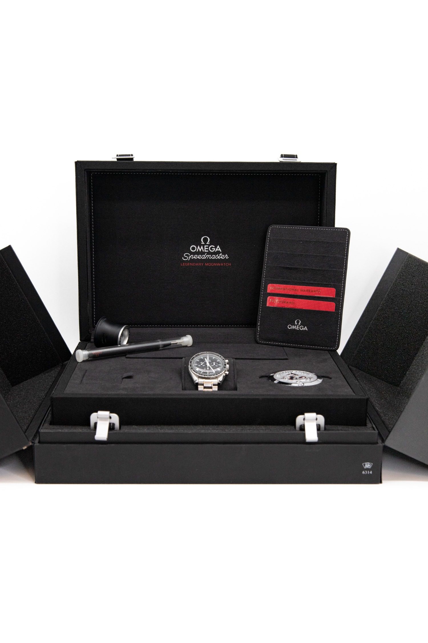 Thumbnail of http://Omega%20Speedmaster%20Legendary%20Moonwatch%20Uhr%20in%20Schwarz%20und%20Silber