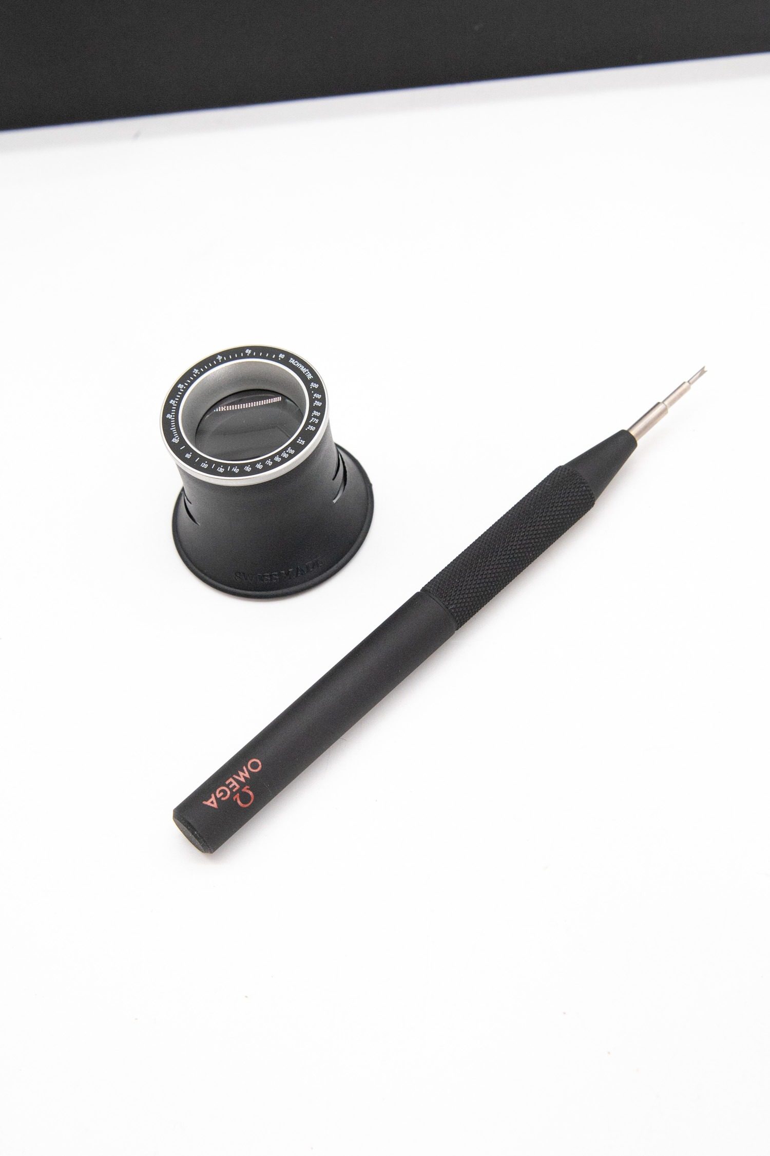 Thumbnail of http://Omega%20Speedmaster%20Legendary%20Moonwatch%20Uhr%20in%20Schwarz%20und%20Silber