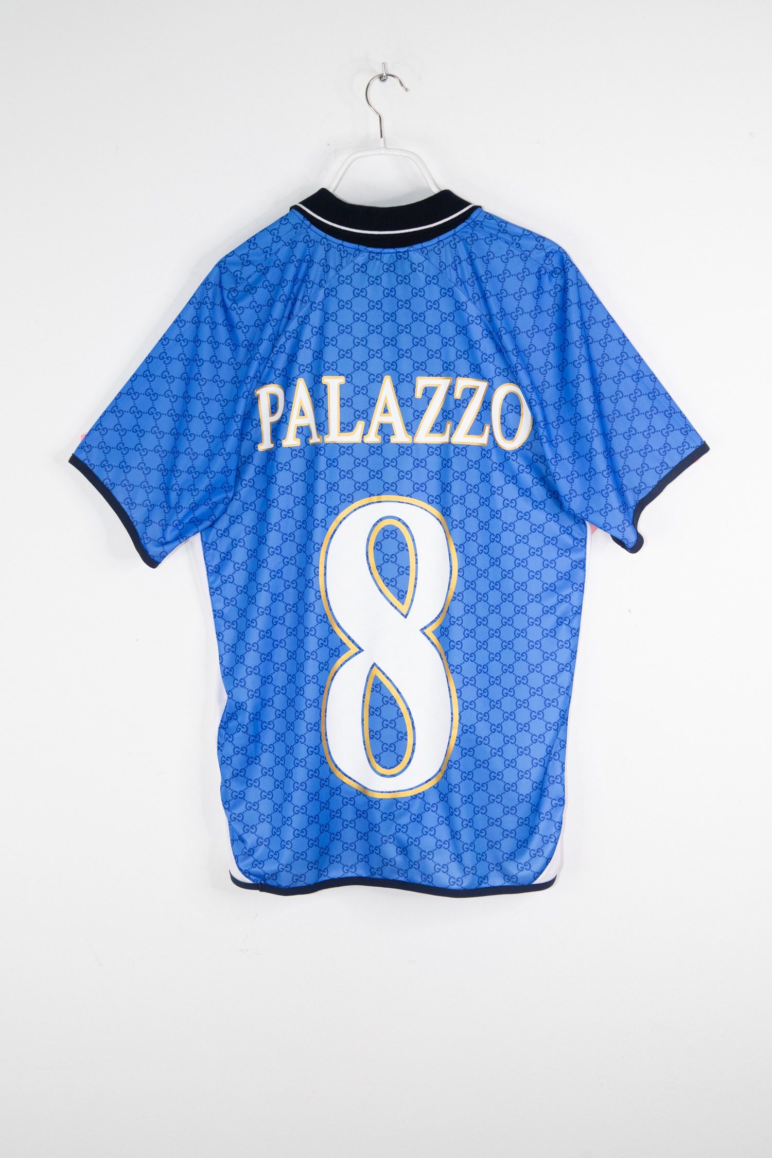Thumbnail of http://Gucci%20x%20Palace%20Trikot%20in%20Blau%20und%20Gold