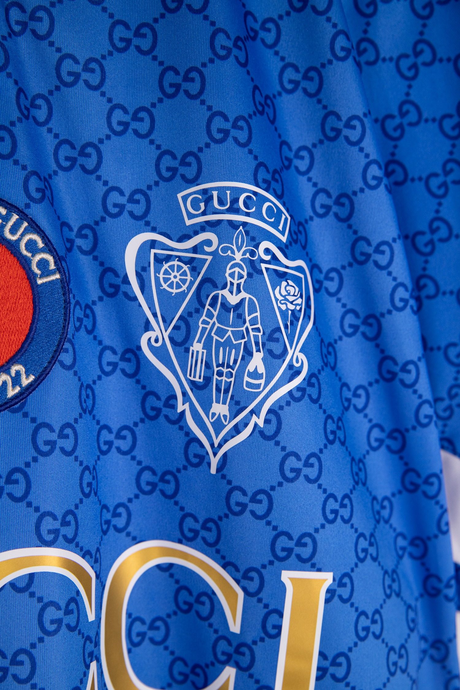 Thumbnail of http://Gucci%20x%20Palace%20Trikot%20in%20Blau%20und%20Gold