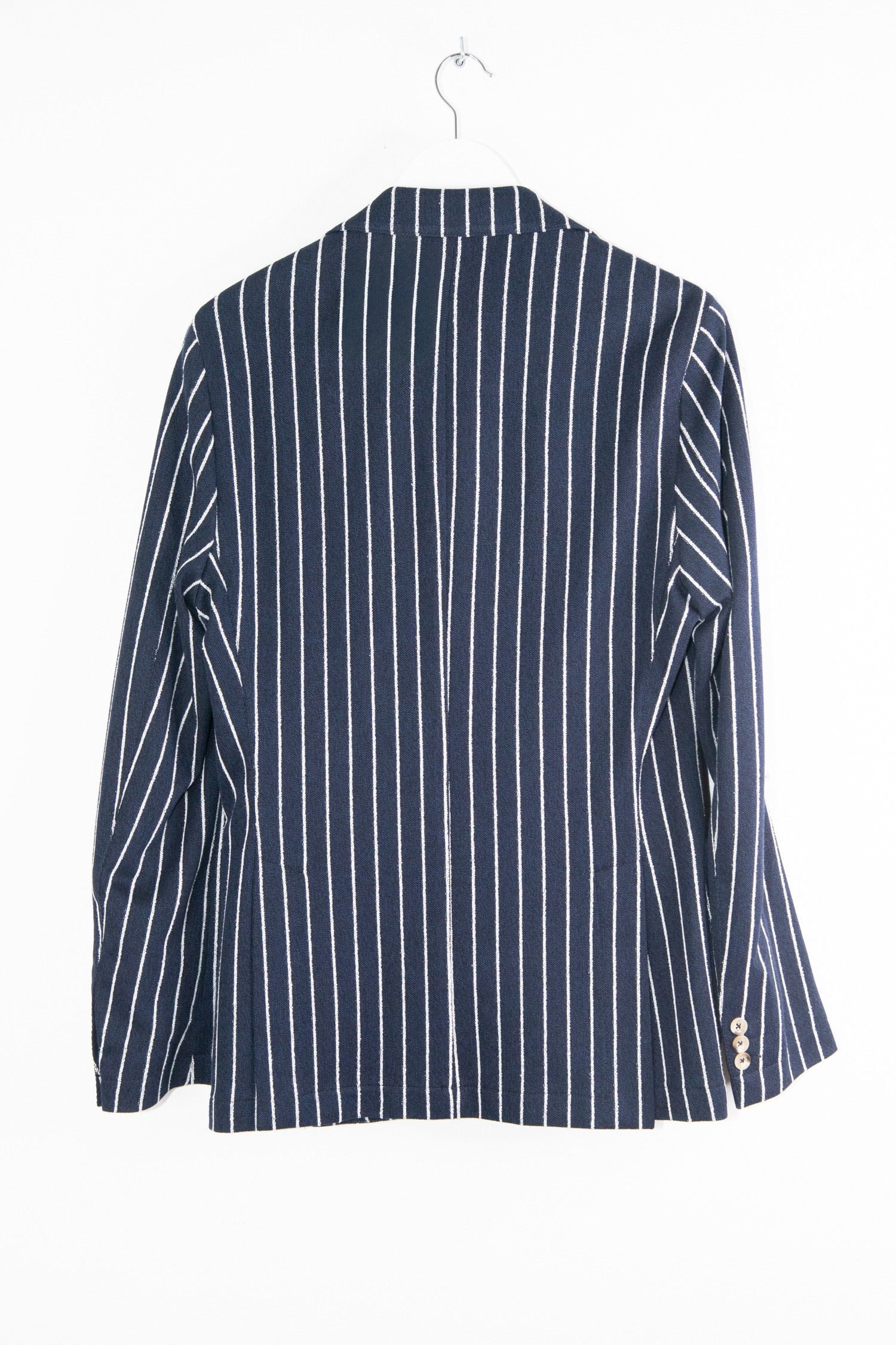 Thumbnail of http://Paoloni%20Jackett%20in%20Dunkelblau%20und%20Weiß%20Gestreift