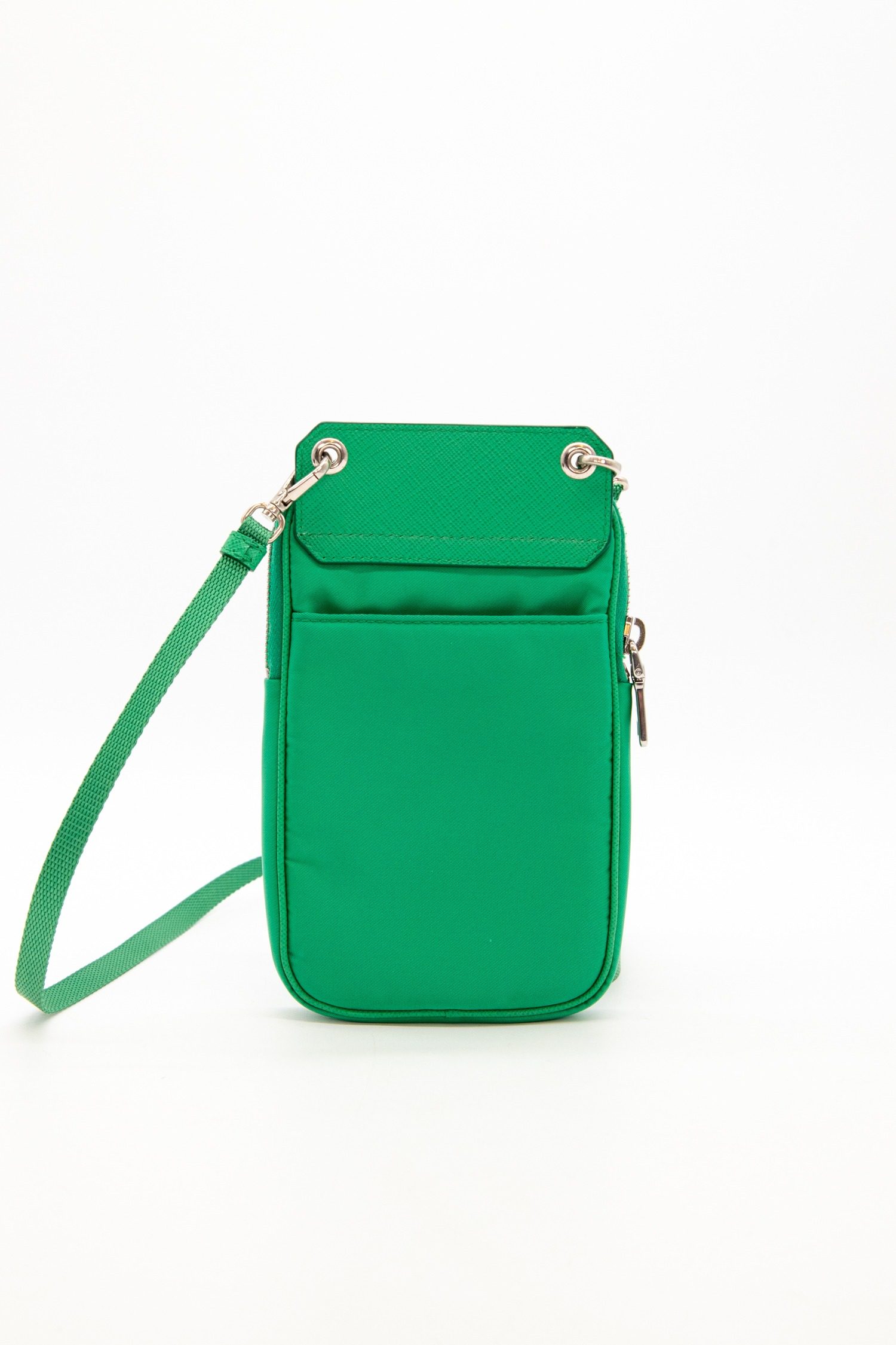 Thumbnail of http://Prada%20Smartphone%20Tasche%20aus%20Re-Nylon%20in%20Grün%20und%20Silber