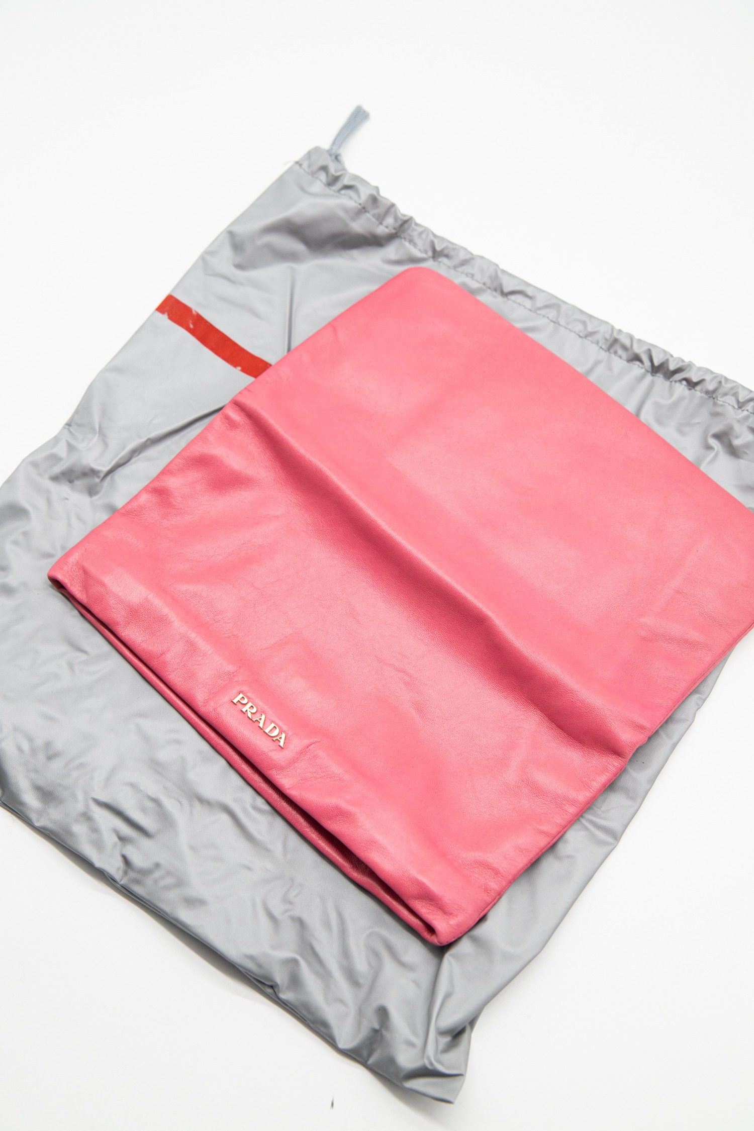 Thumbnail of http://Prada%20Clutch%20mit%20Logo%20in%20Rosa