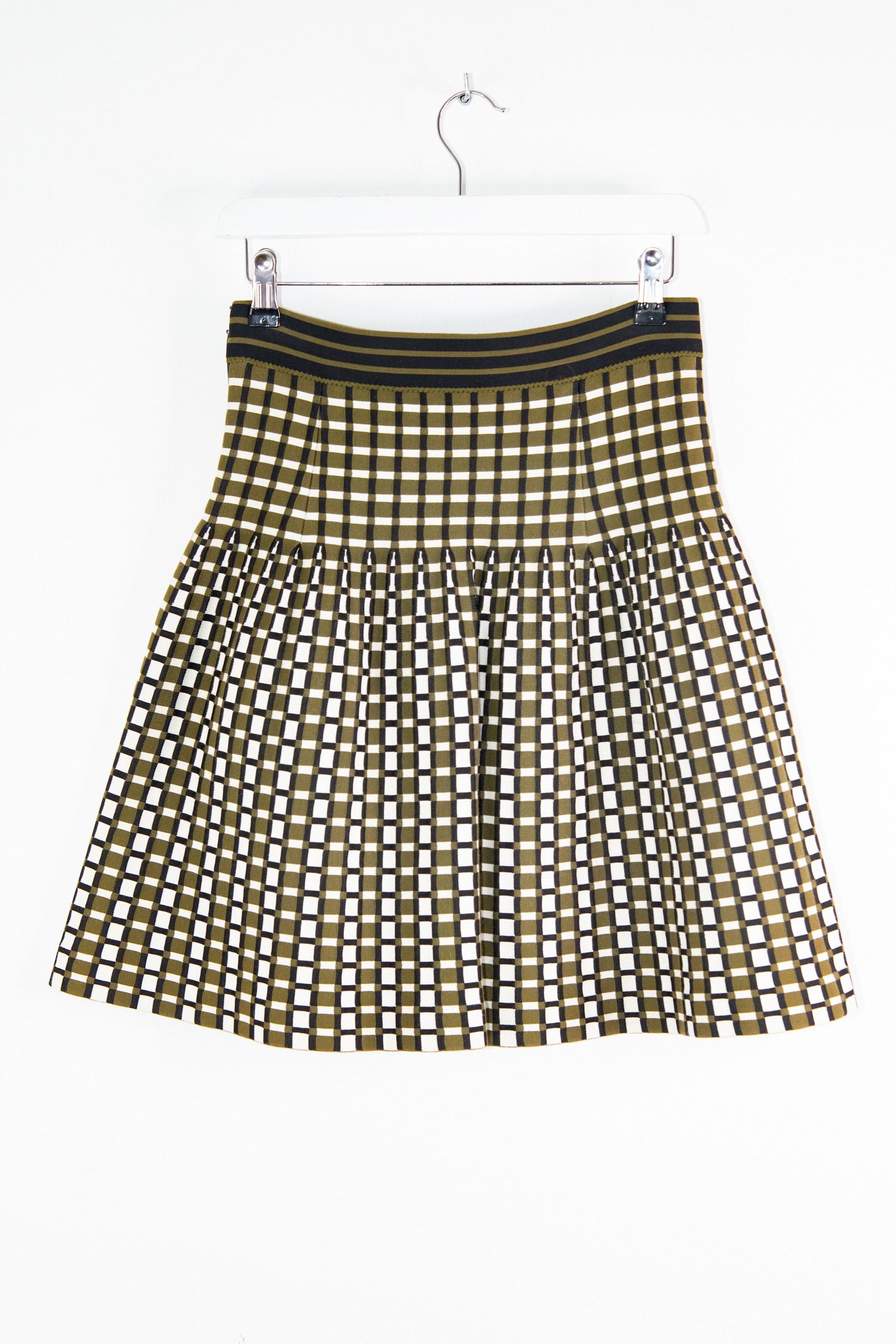 Thumbnail of http://Prada%20Minirock%20mit%20Karomuster%20in%20Oliv%20und%20Ecru