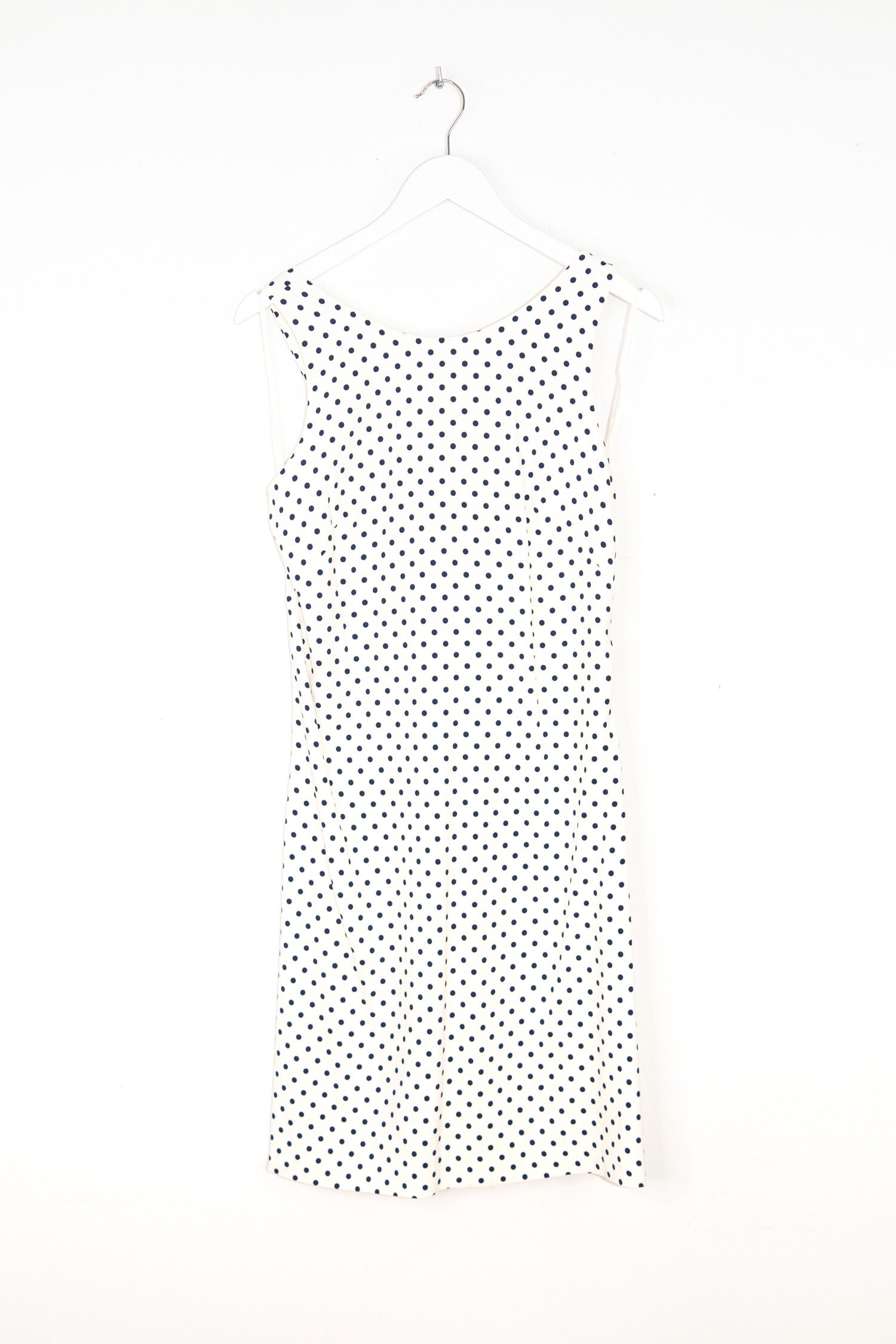 Thumbnail of http://Prada%20Minikleid%20mit%20Punkten%20in%20Weiß%20und%20Dunkelblau