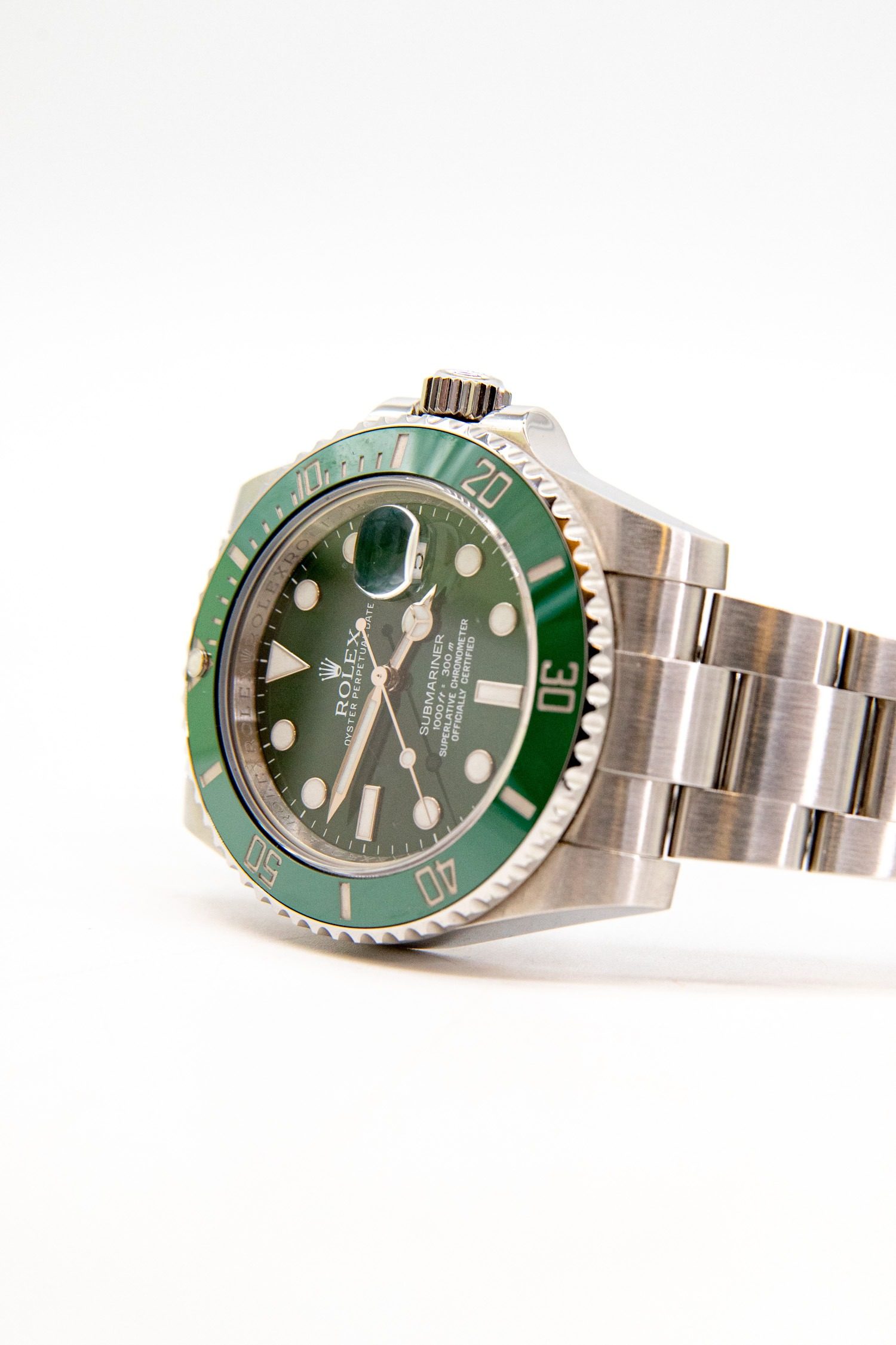 Thumbnail of http://Rolex%20Oyster%20Perpetual%20Hulk%20Uhr%20in%20Silber%20und%20Grün