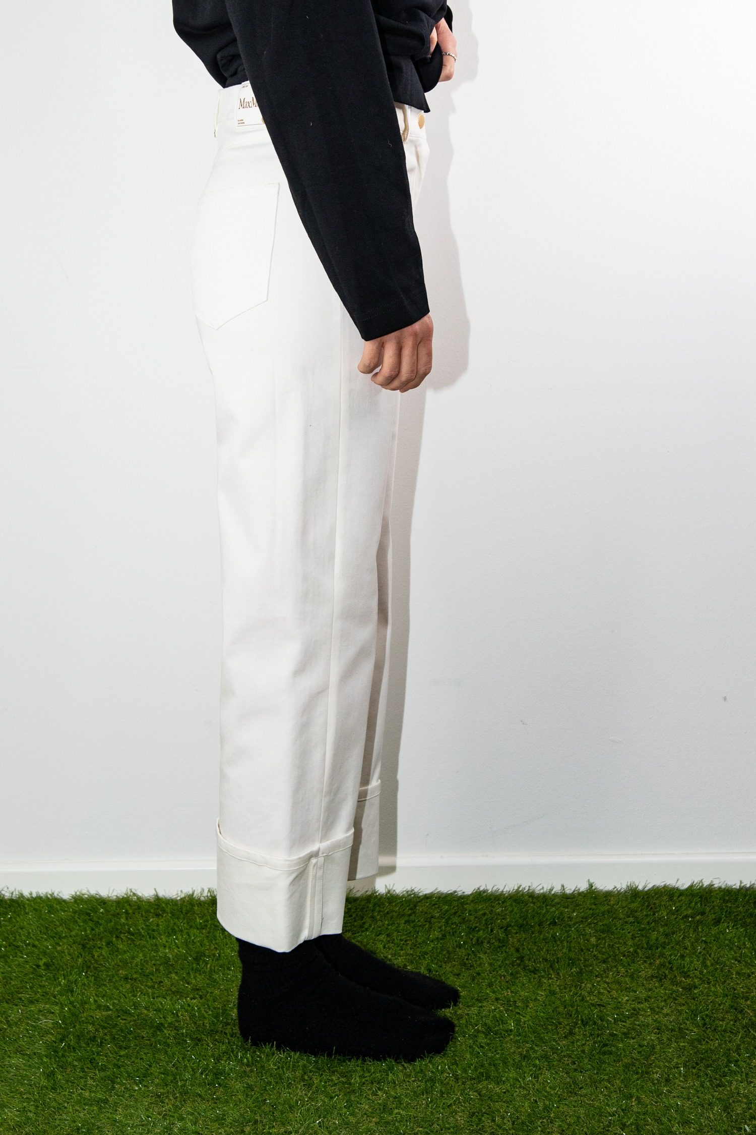 Thumbnail of http://S'Max%20Mara%20Jeans%20in%20Ecru%20und%20Gold