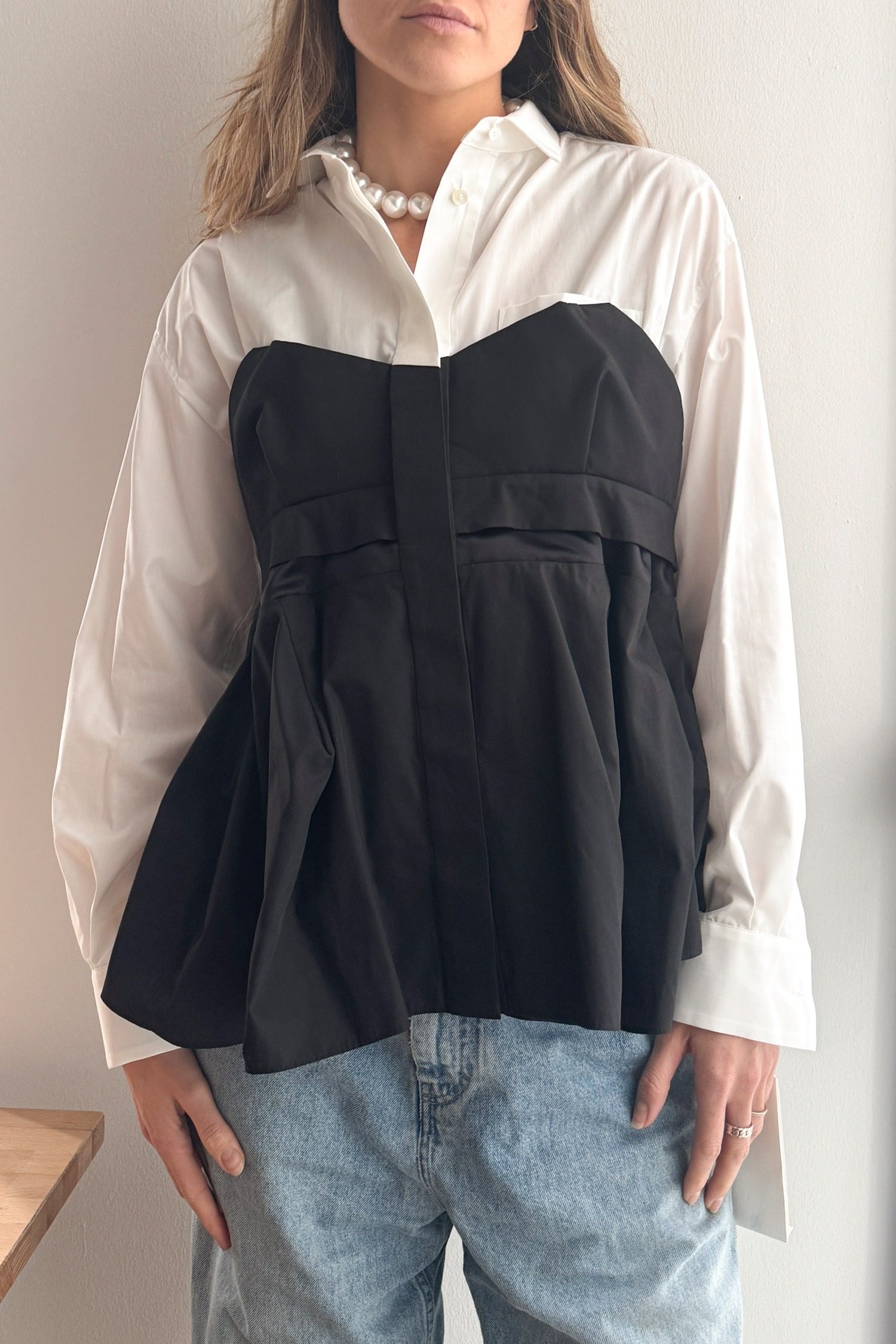 Thumbnail of http://Sacai%20Cotton%20Poplin%20Bluse%20in%20Schwarz%20und%20Weiß