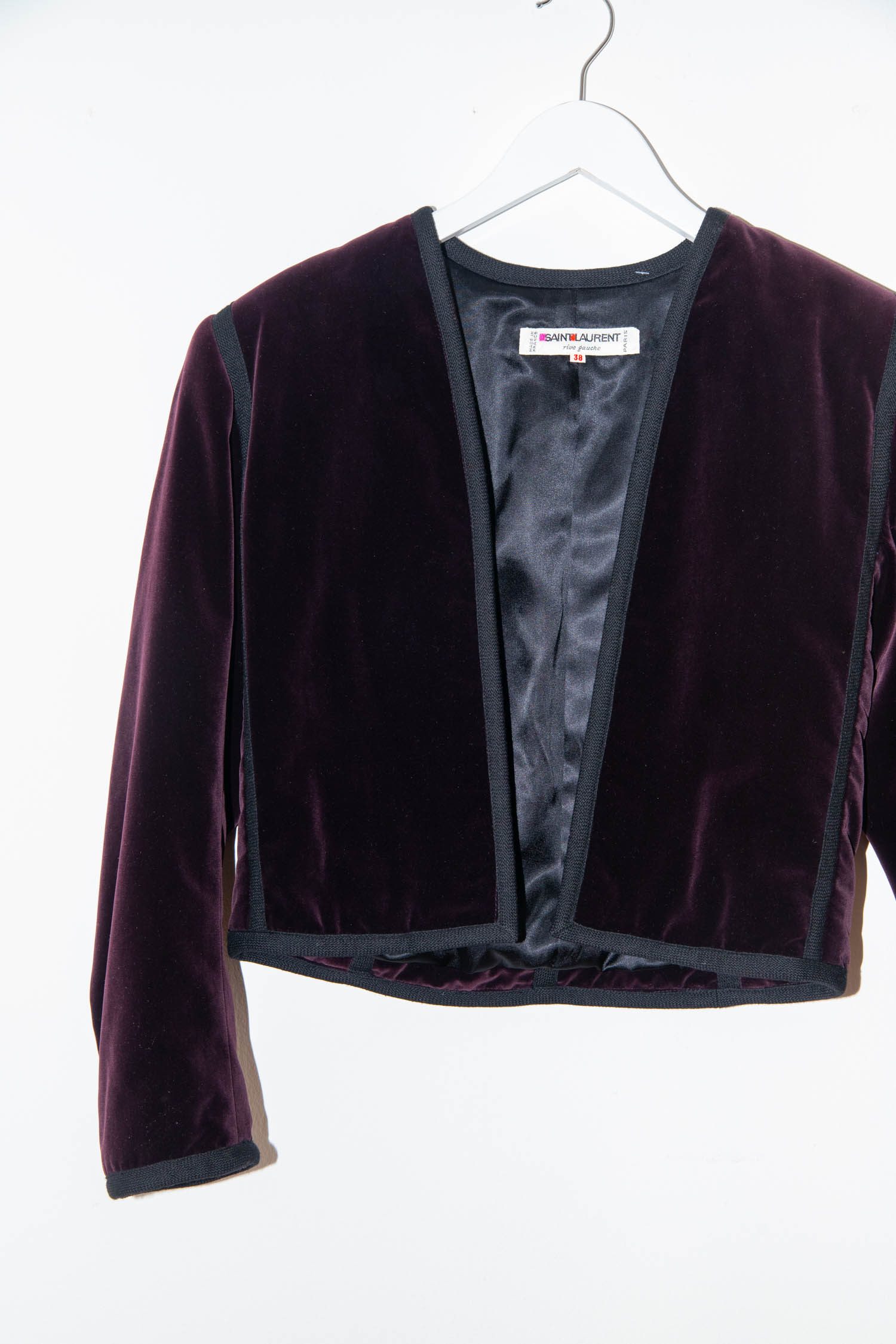 Saint Laurent Vintage Samtjacke in Aubergine