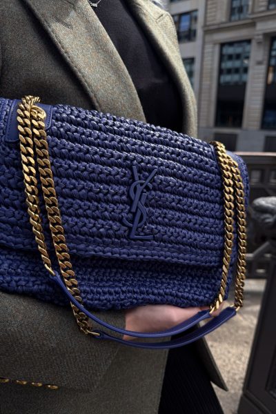 Saint Laurent "Niki" Schultertasche in Kobaltblau